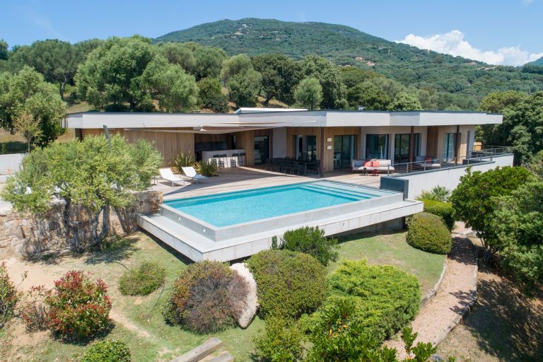 villa de luxe 6 Pièces en location saisonnière sur OLMETO (20113)
