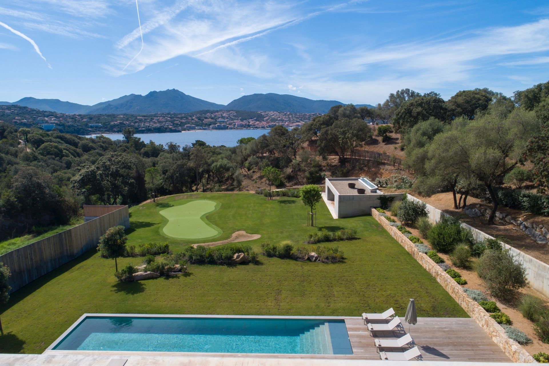villa de luxe 5 Pièces en location saisonnière sur OLMETO (20113)