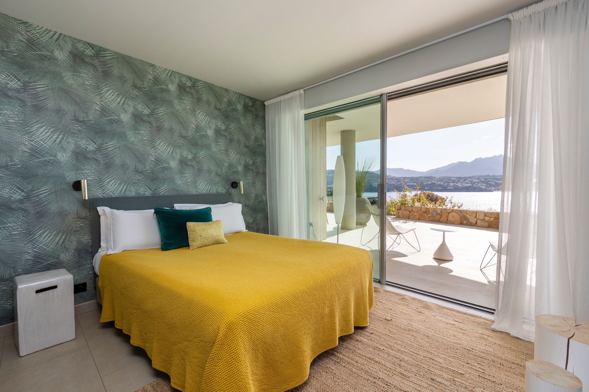 luxury villa 7 Rooms for seasonal rent on OLMETO (20113)