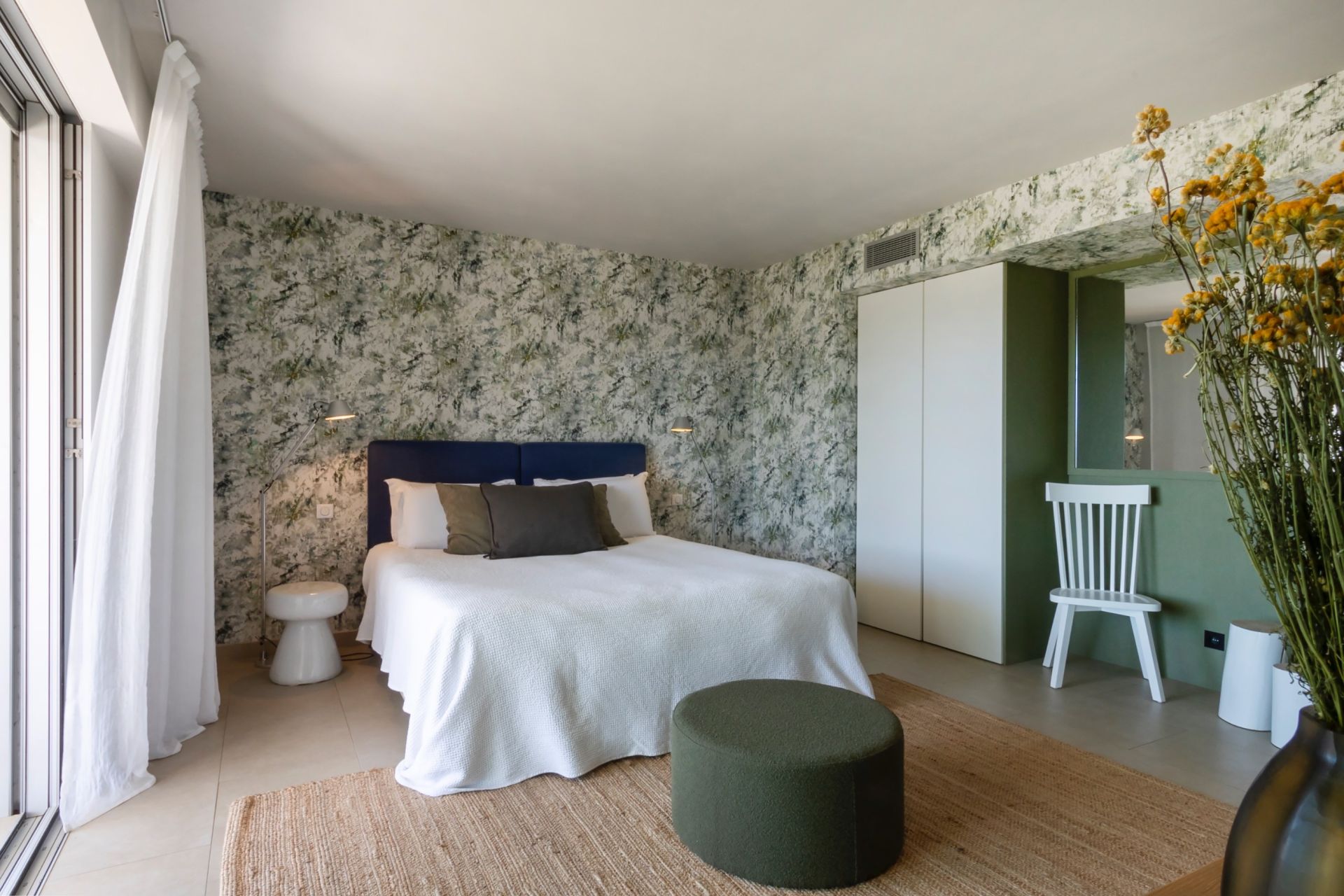 luxury villa 7 Rooms for seasonal rent on OLMETO (20113)