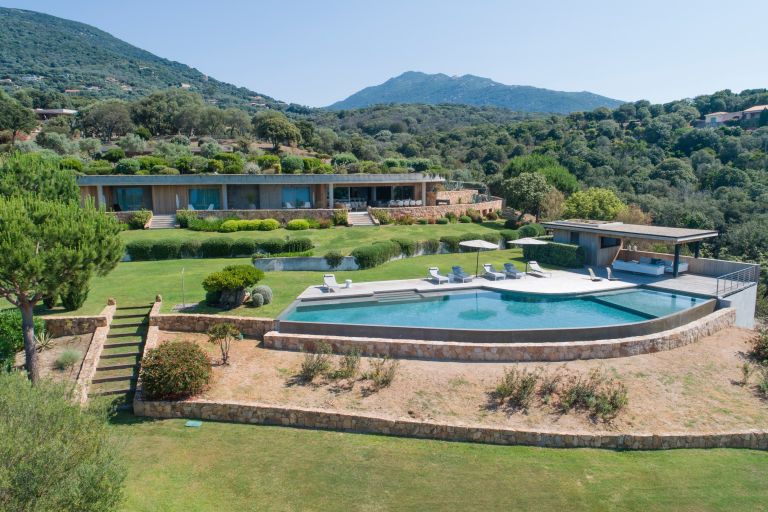 villa de luxe 7 Pièces en location saisonnière sur OLMETO (20113)