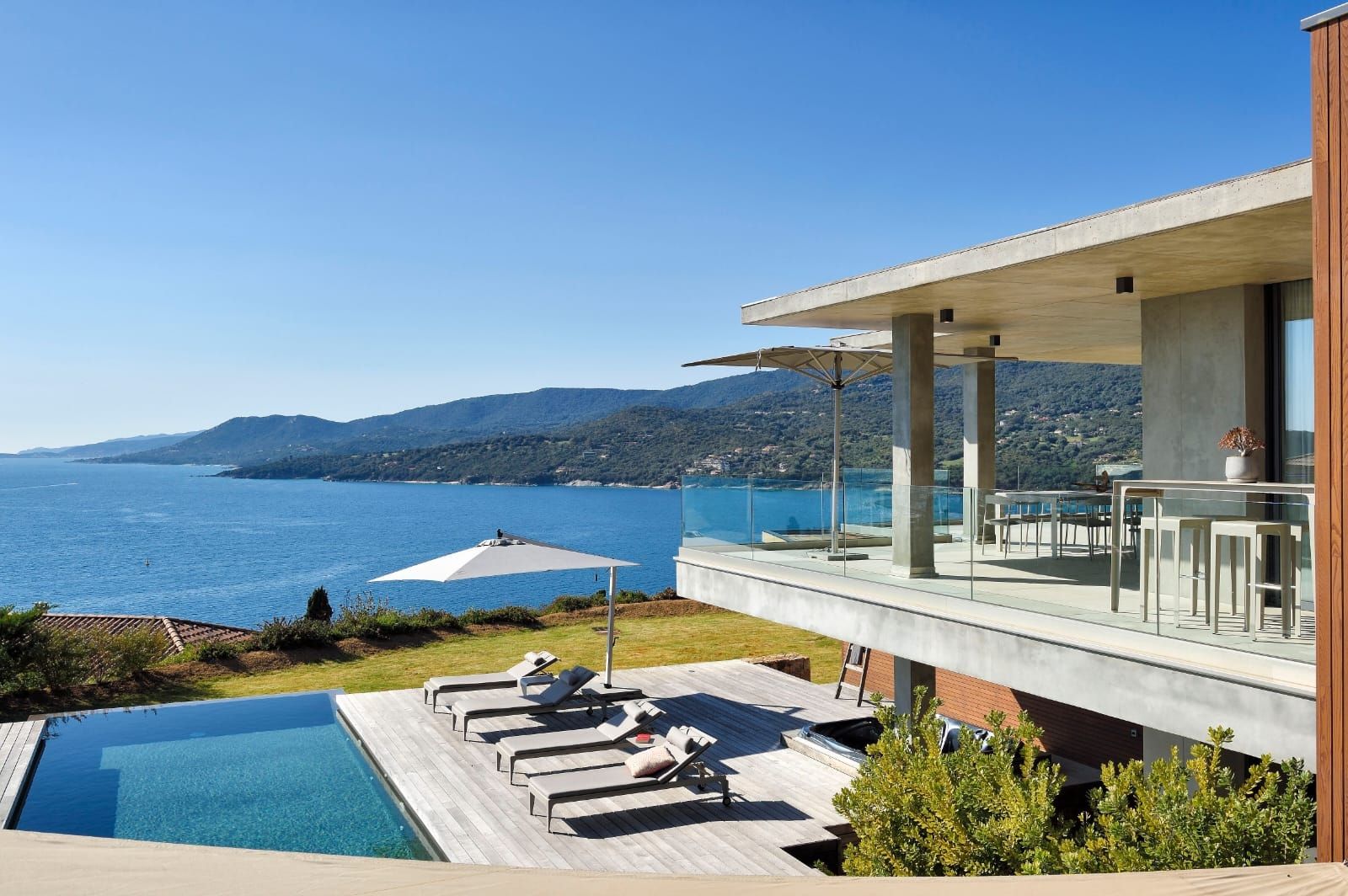 villa de luxe 7 Pièces en location saisonnière sur PROPRIANO (20110)