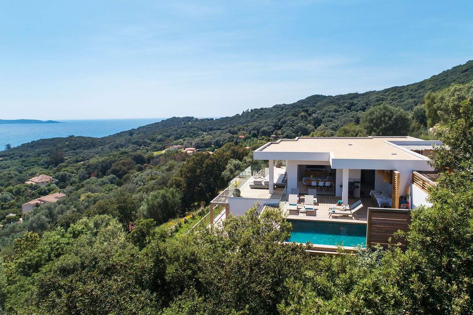 villa de luxe 7 Pièces en location saisonnière sur OLMETO (20113)