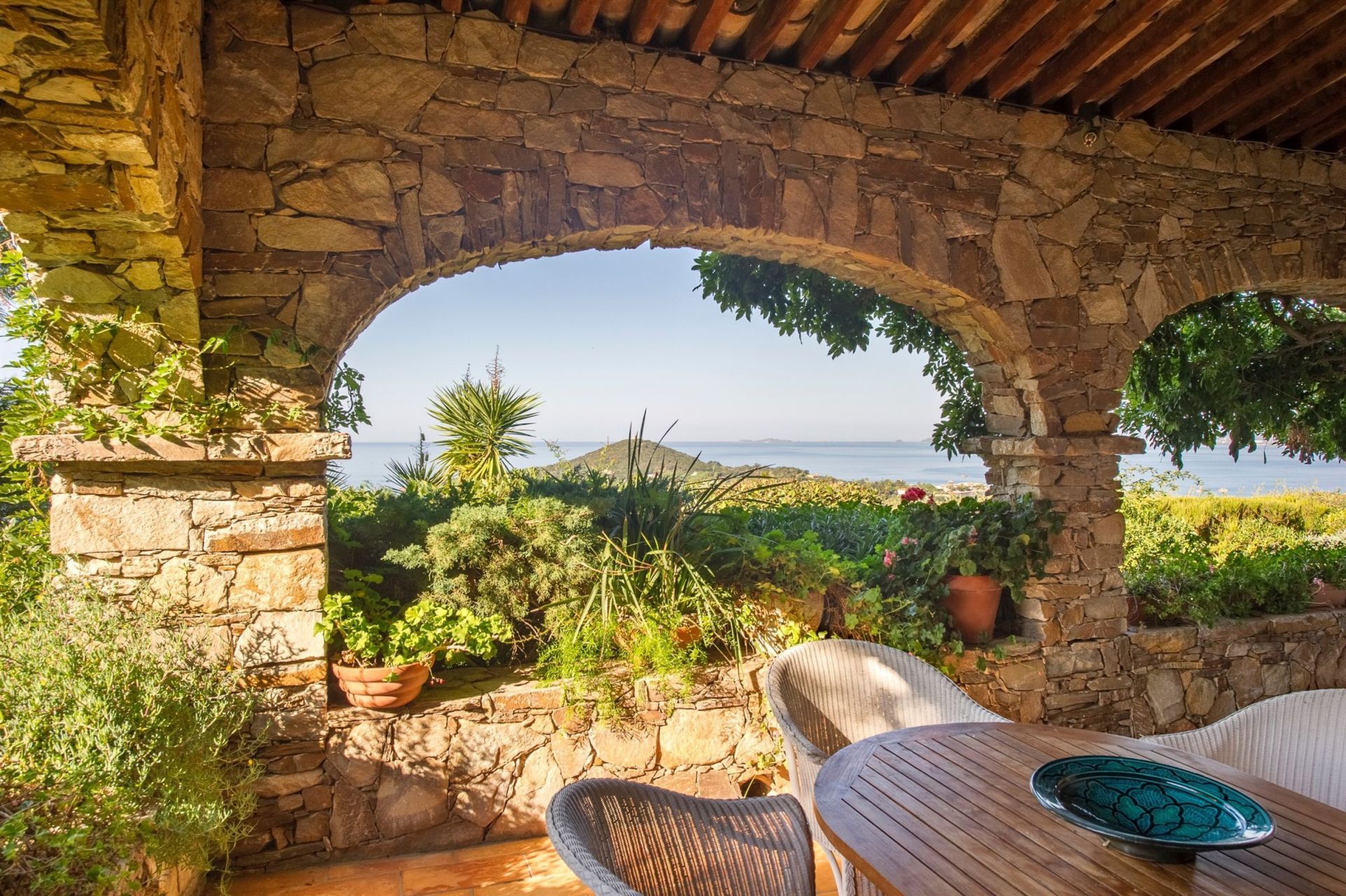 villa de luxe 7 Pièces en location saisonnière sur AJACCIO (20000)