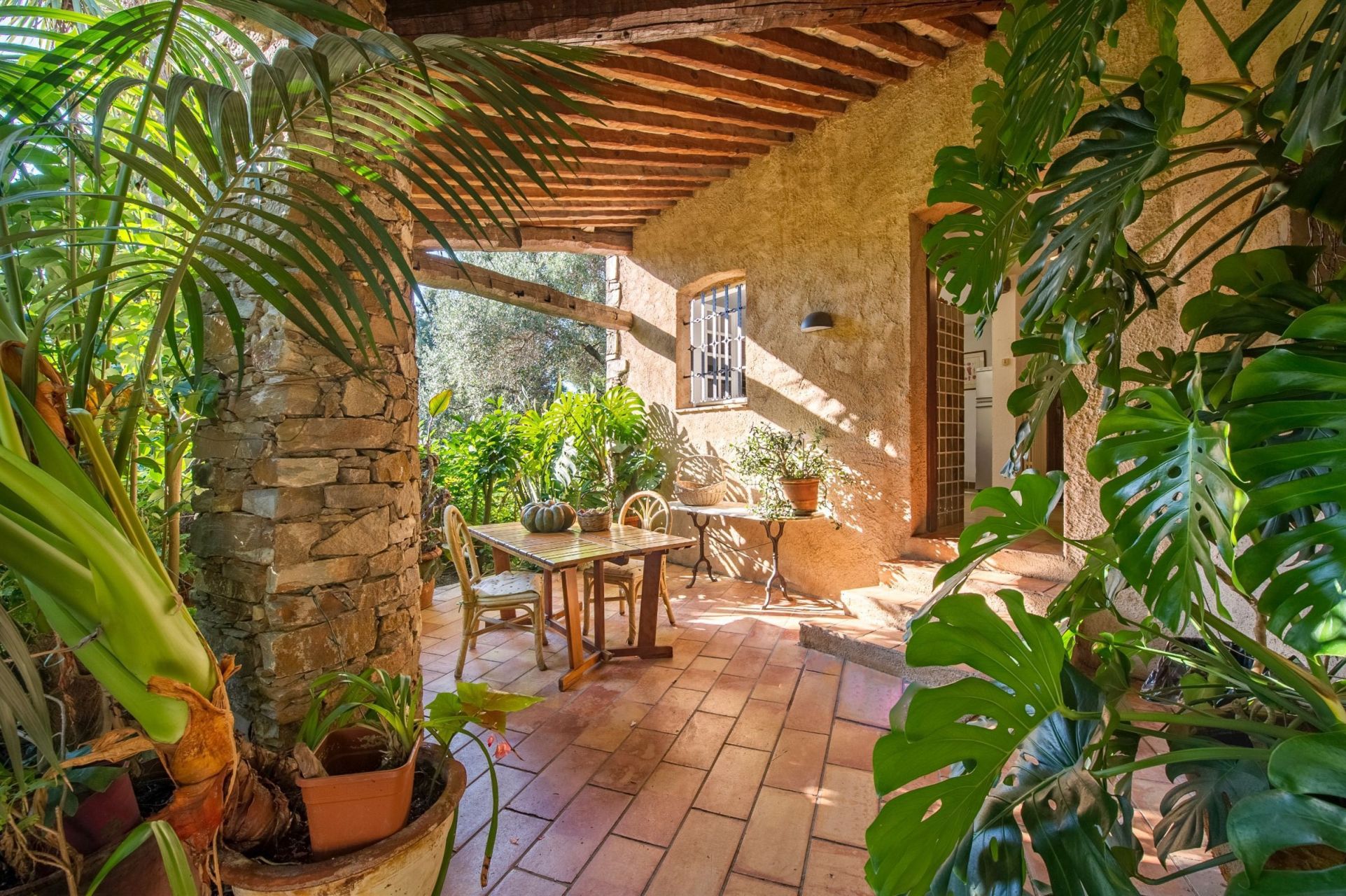 villa de luxe 7 Pièces en location saisonnière sur AJACCIO (20000)