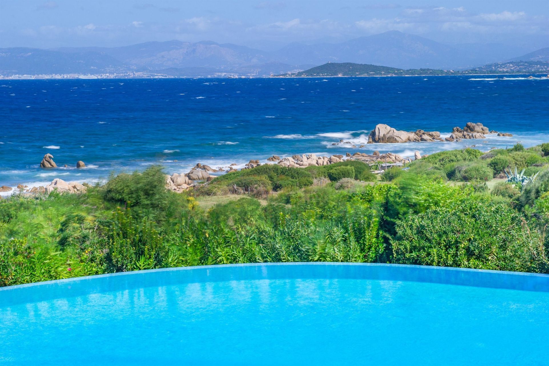 villa de luxe 10 Pièces en location saisonnière sur AJACCIO (20000)