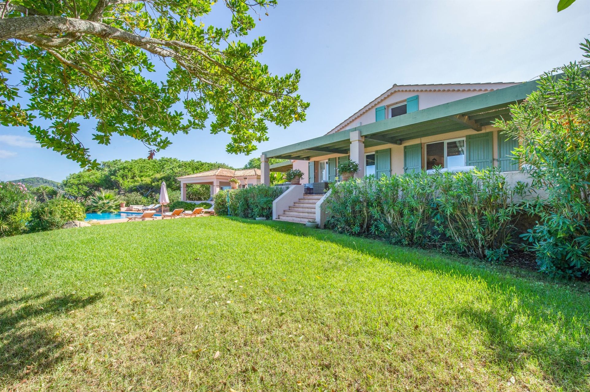 villa de luxe 10 Pièces en location saisonnière sur AJACCIO (20000)