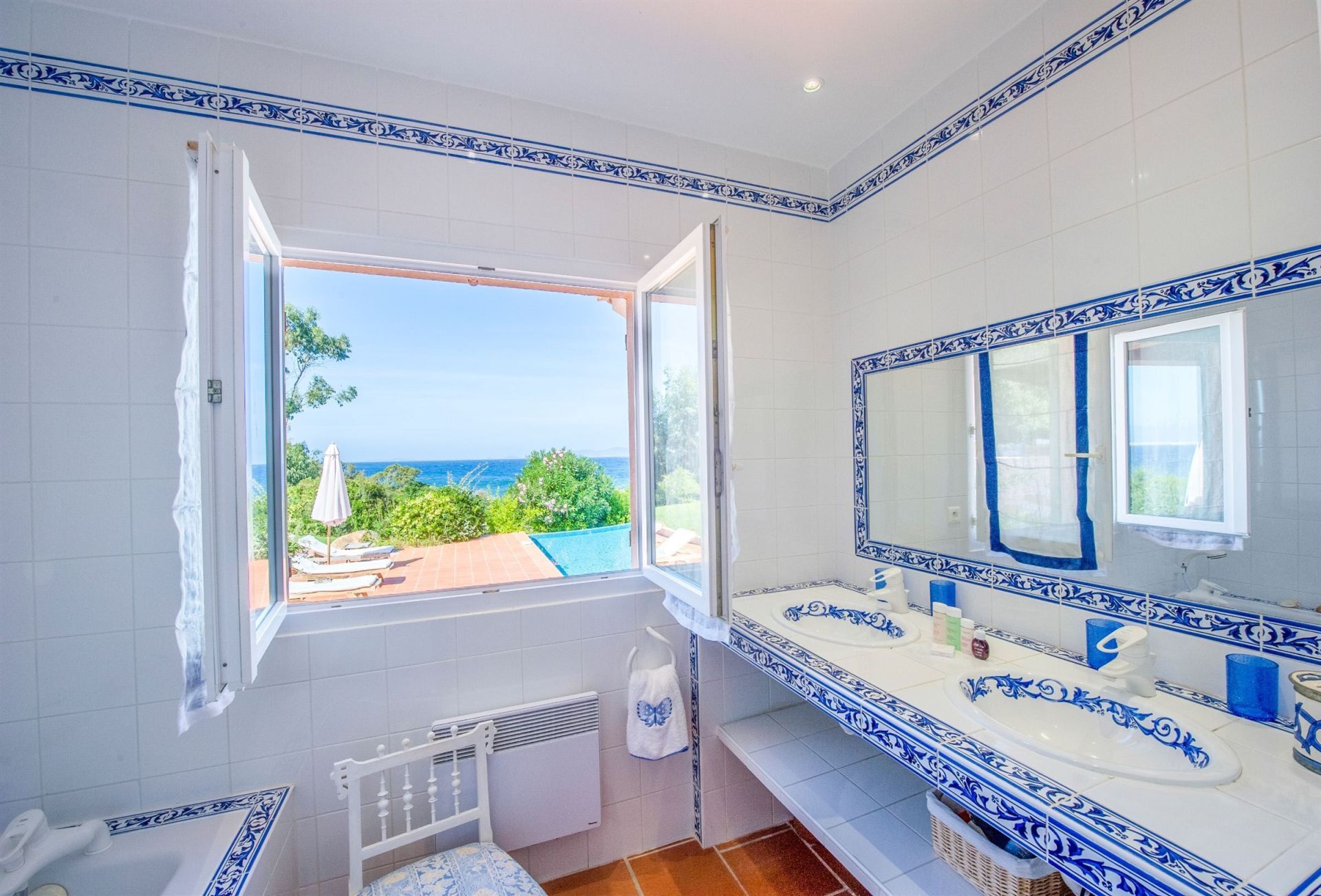 villa de luxe 10 Pièces en location saisonnière sur AJACCIO (20000)
