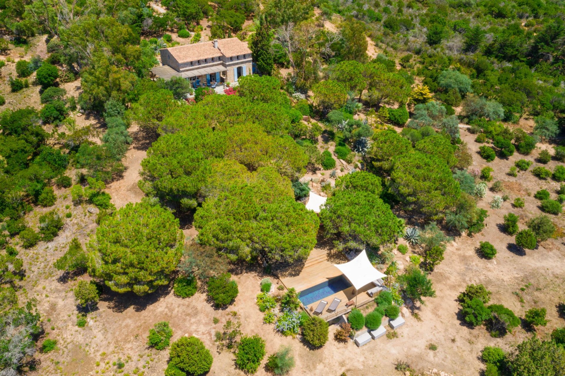 villa de luxe 9 Pièces en location saisonnière sur AJACCIO (20000)