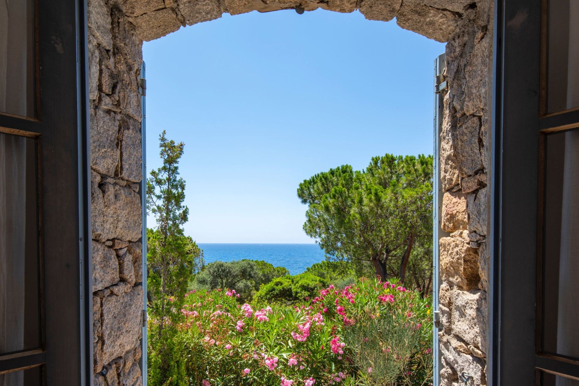 villa de luxe 9 Pièces en location saisonnière sur AJACCIO (20000)