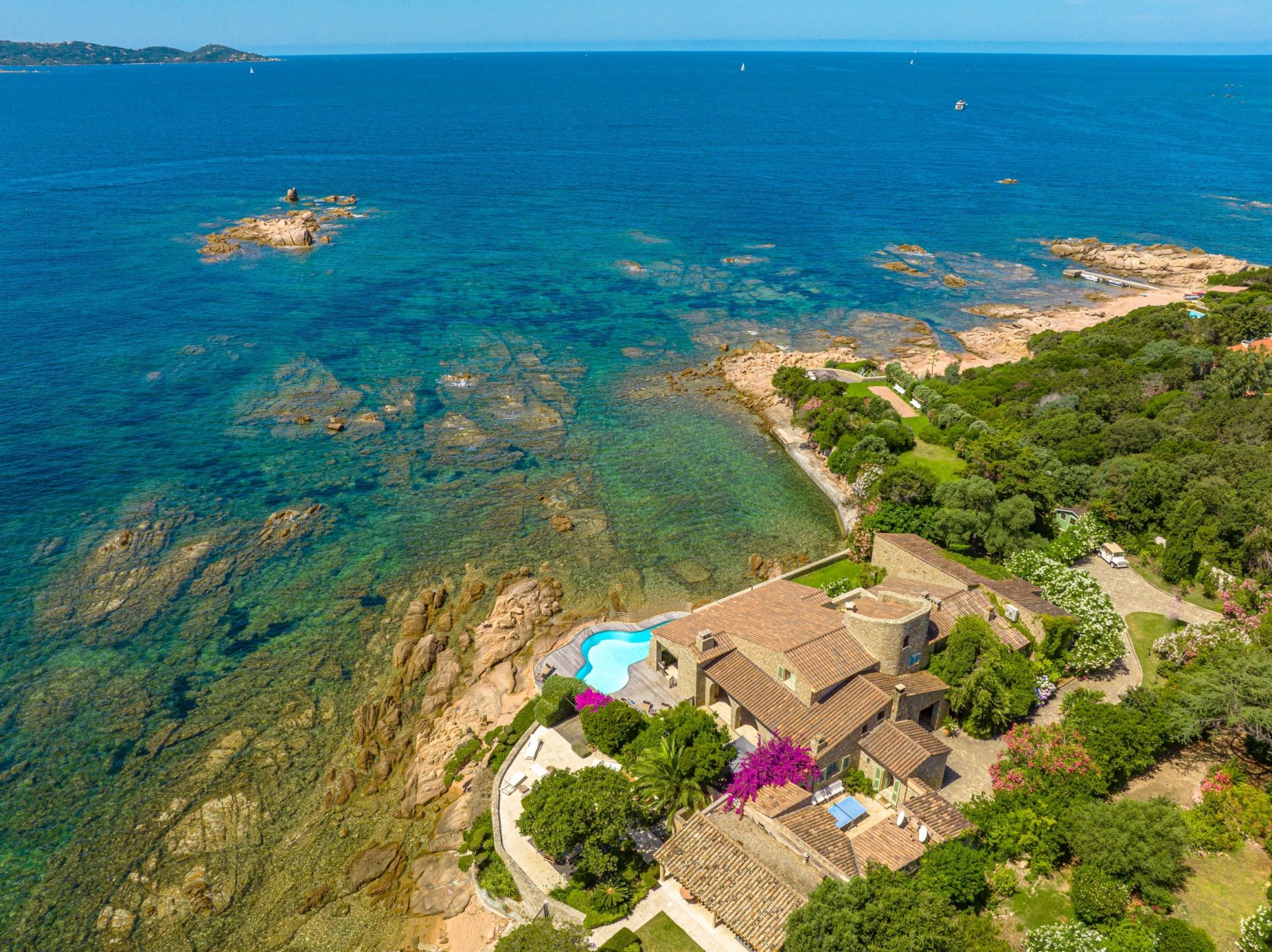 villa de luxe 10 Pièces en location saisonnière sur AJACCIO (20000)