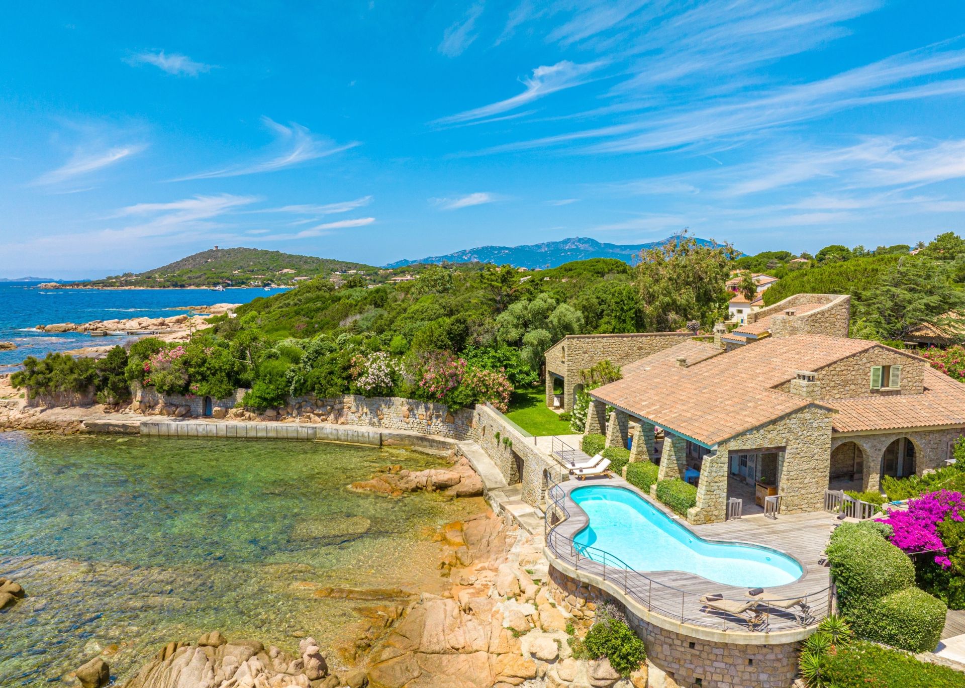 villa de luxe 10 Pièces en location saisonnière sur AJACCIO (20000)