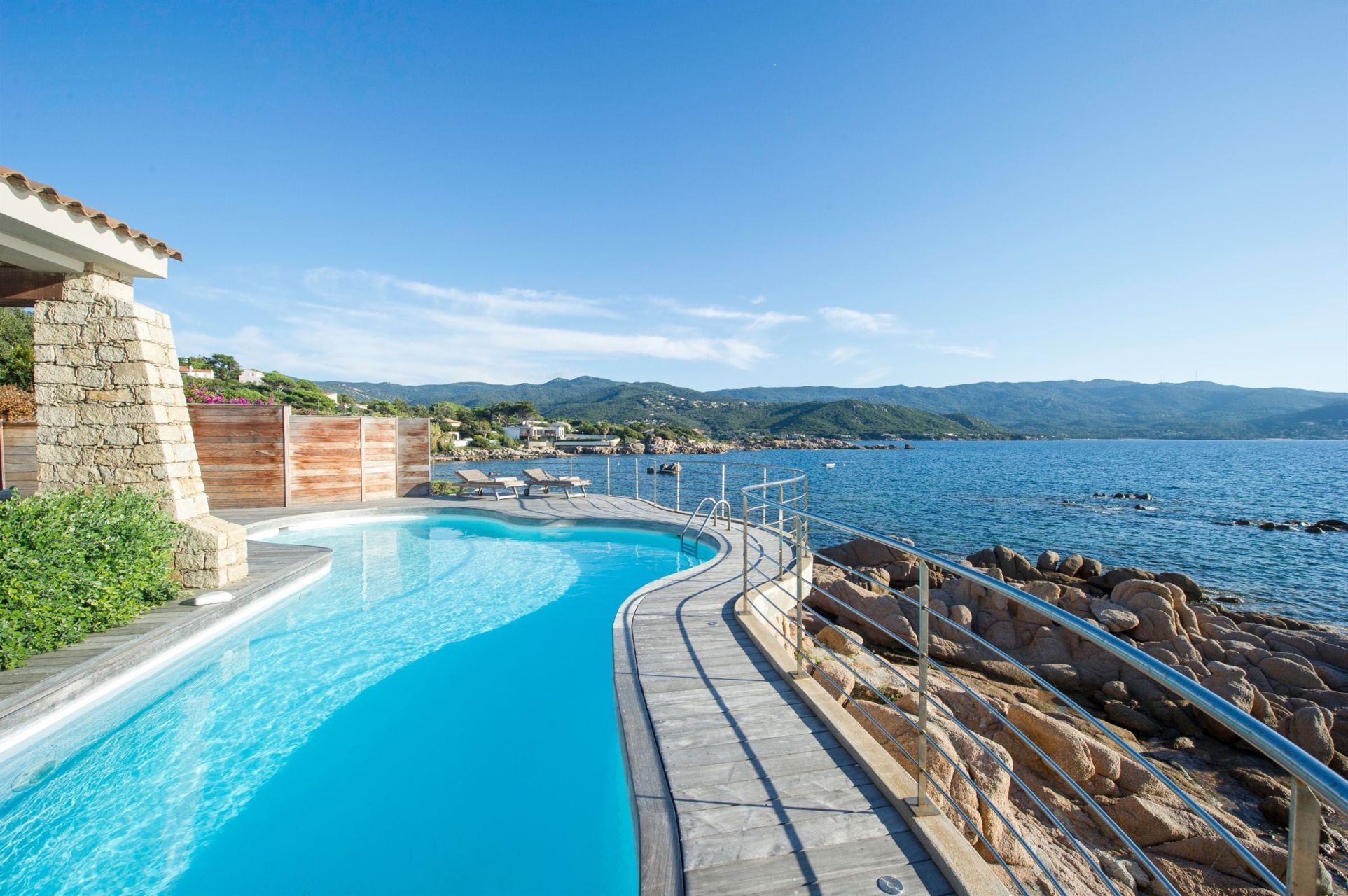 villa de luxe 10 Pièces en location saisonnière sur AJACCIO (20000)