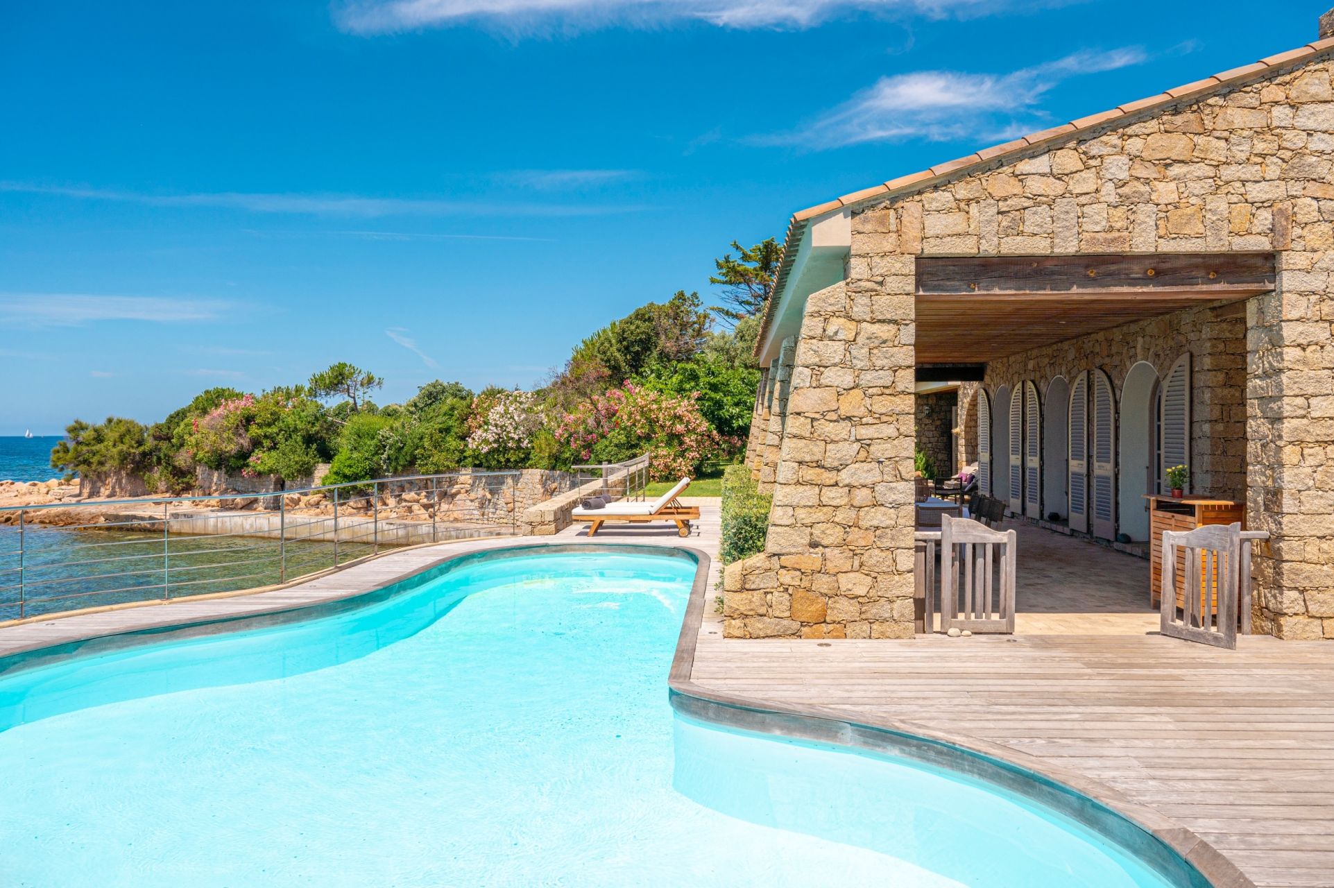 villa de luxe 10 Pièces en location saisonnière sur AJACCIO (20000)