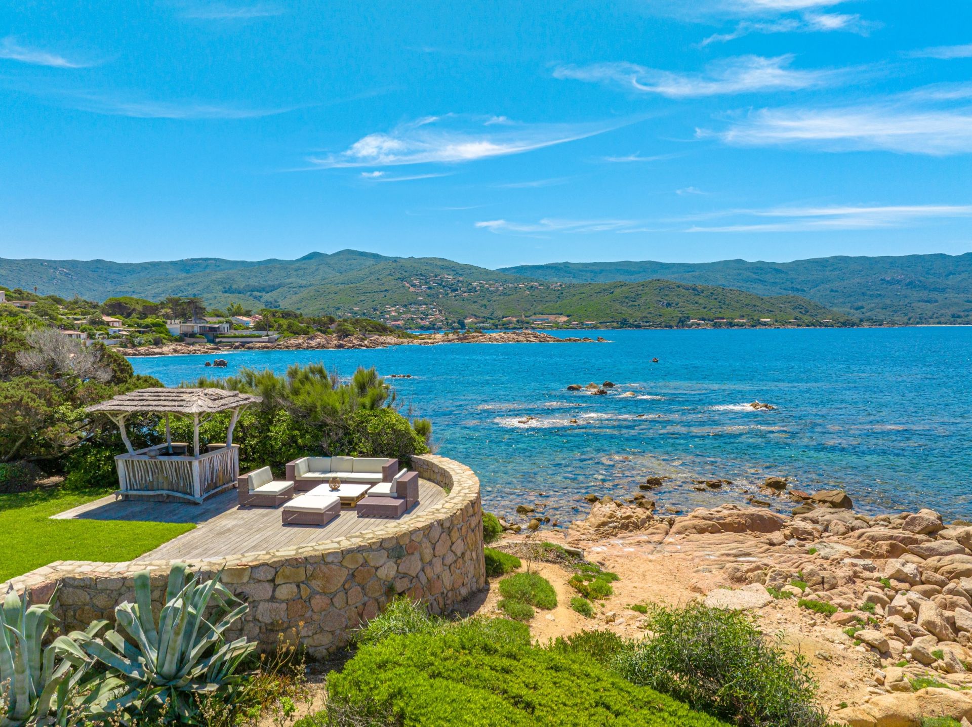 villa de luxe 10 Pièces en location saisonnière sur AJACCIO (20000)