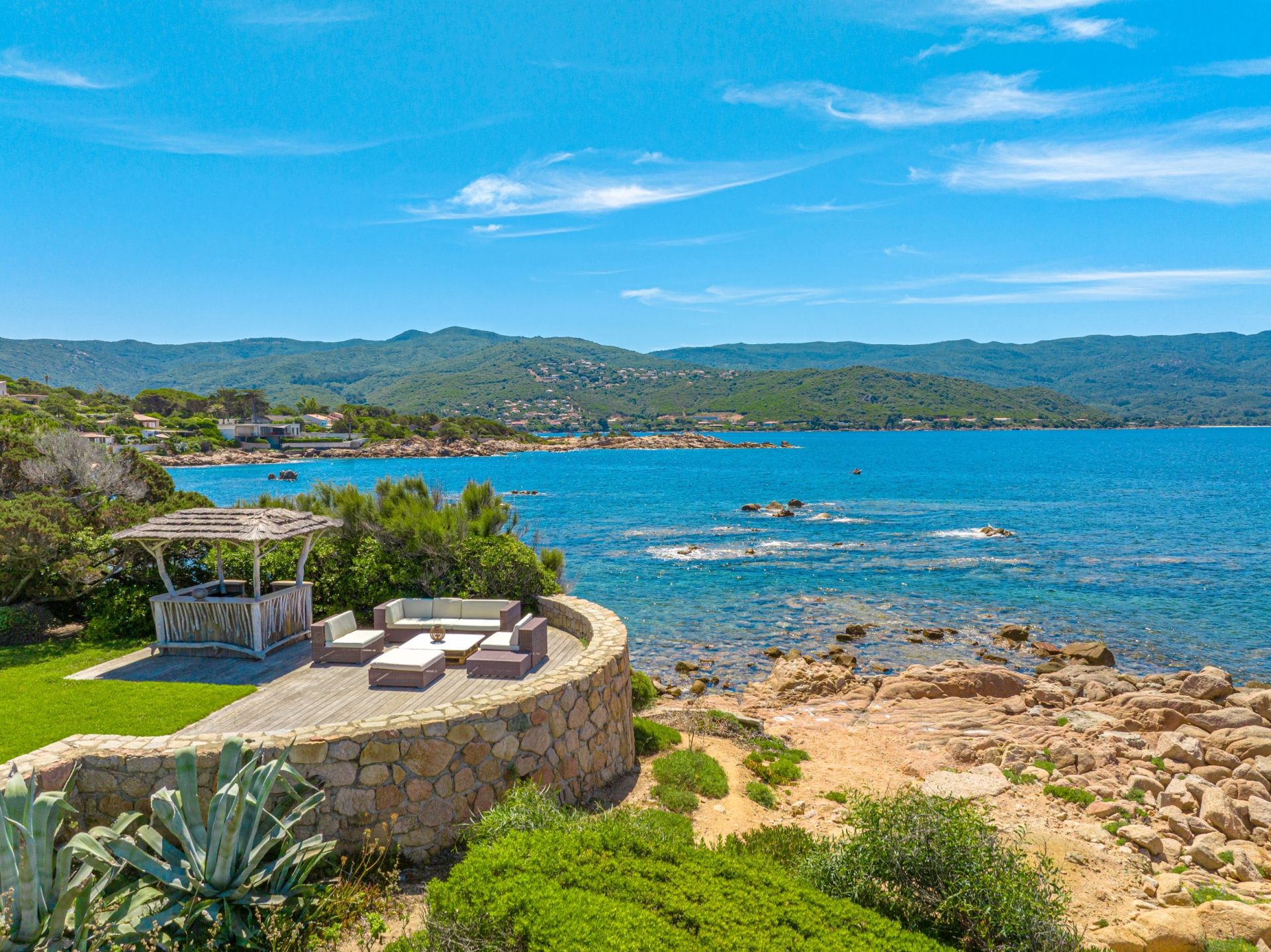 villa de luxe 10 Pièces en location saisonnière sur AJACCIO (20000)