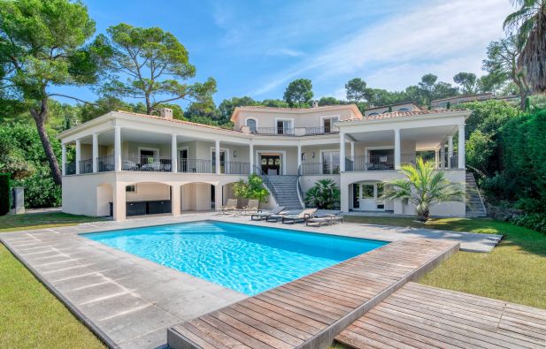 luxury villa 8 Rooms for sale on MOUGINS (06250)