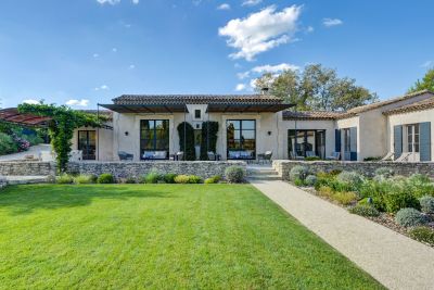 Rental Mas Saint-Rémy-de-Provence 6 Rooms 270 m²