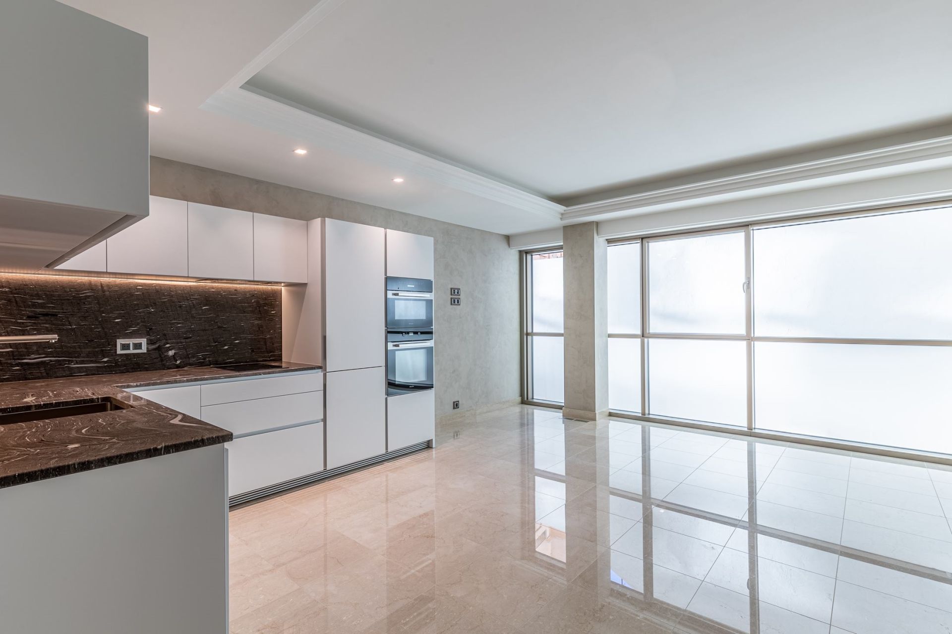 luxury apartment 1 room for sale on MONACO (98000)