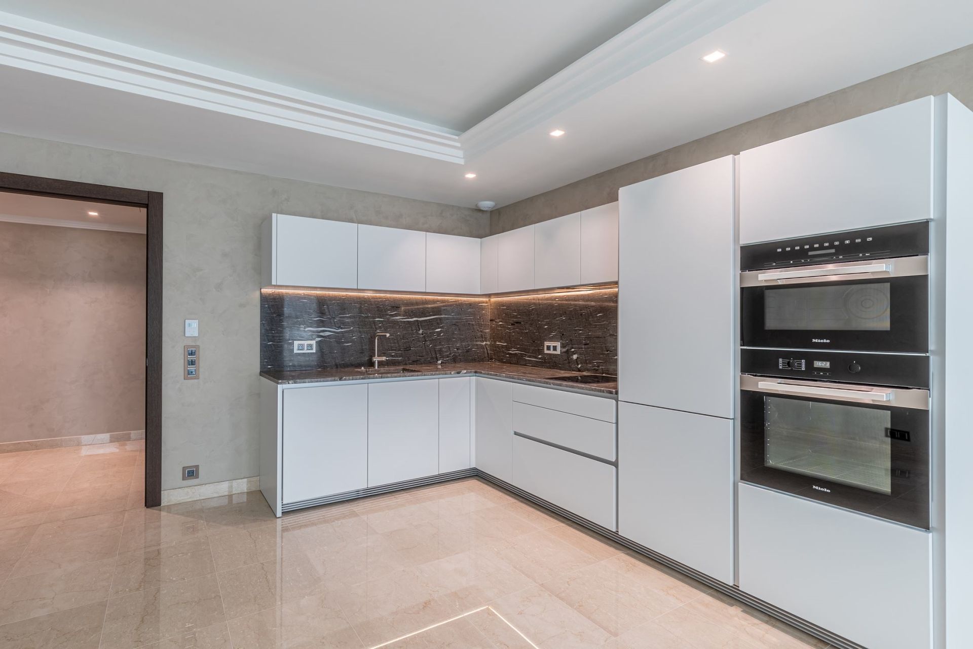 luxury apartment 1 room for sale on MONACO (98000)