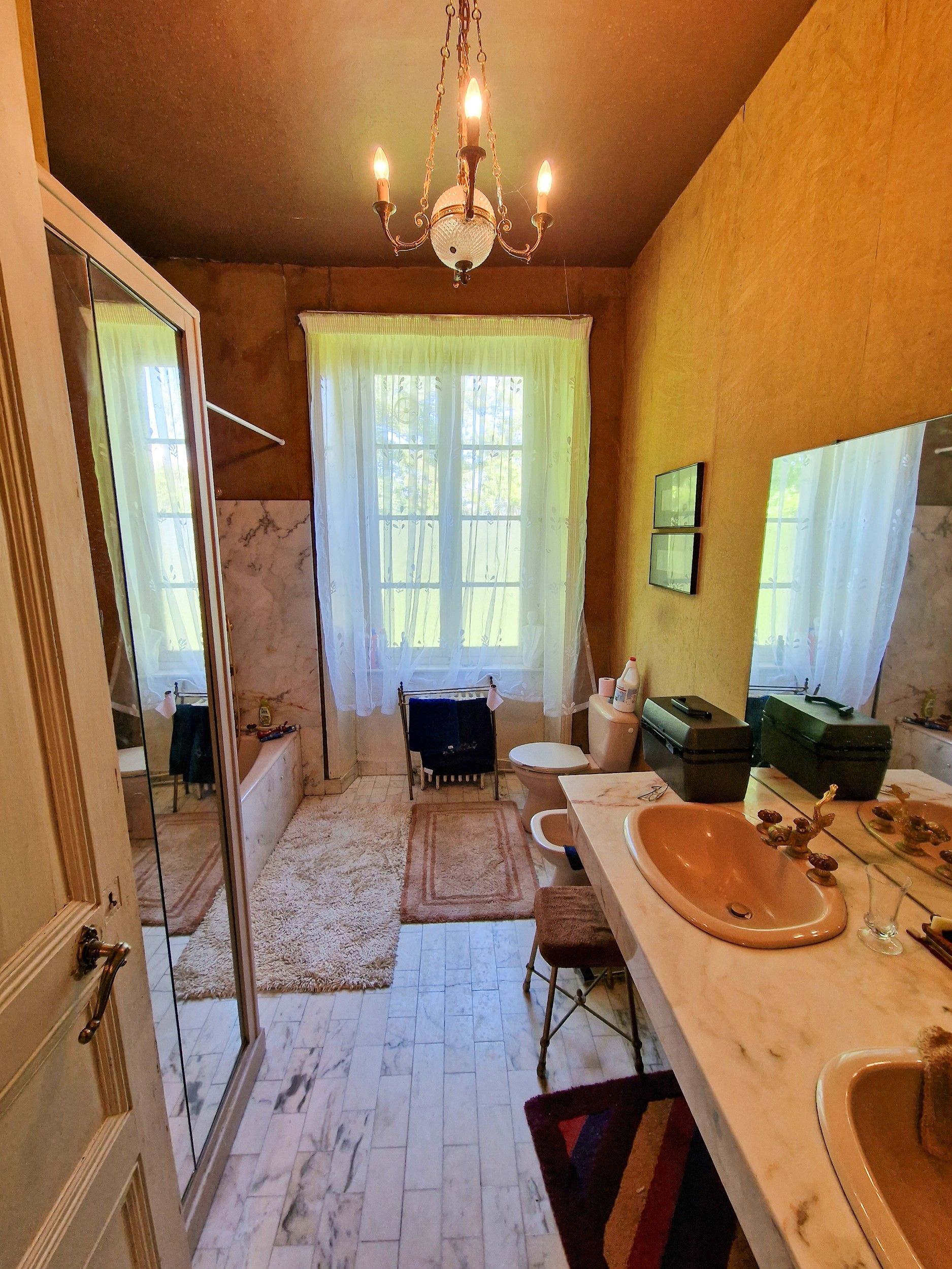 mansion 18 Rooms for sale on LANNION (22300)