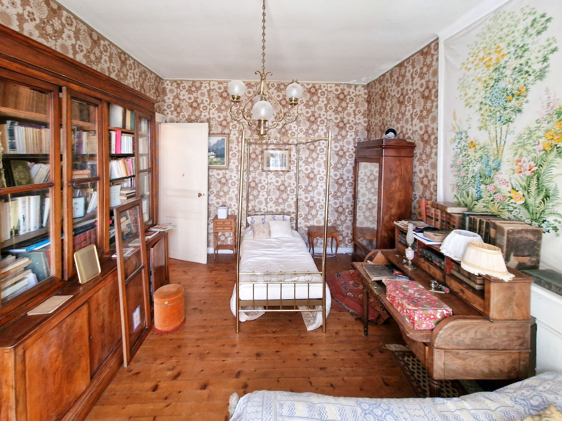 mansion 18 Rooms for sale on LANNION (22300)