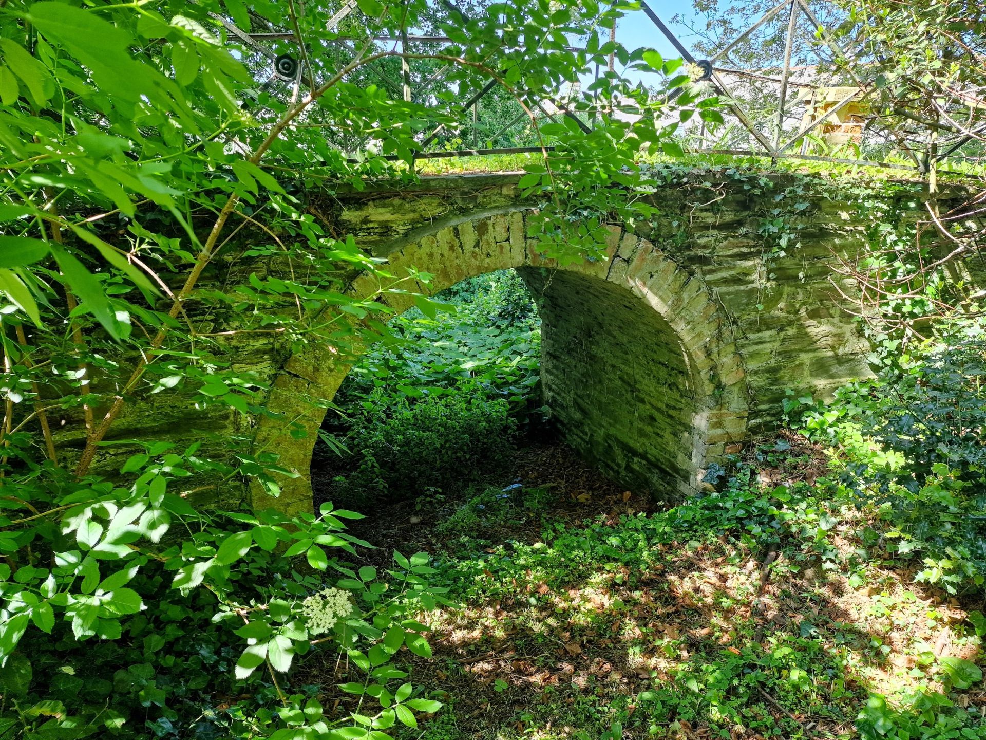 mansion 18 Rooms for sale on LANNION (22300)