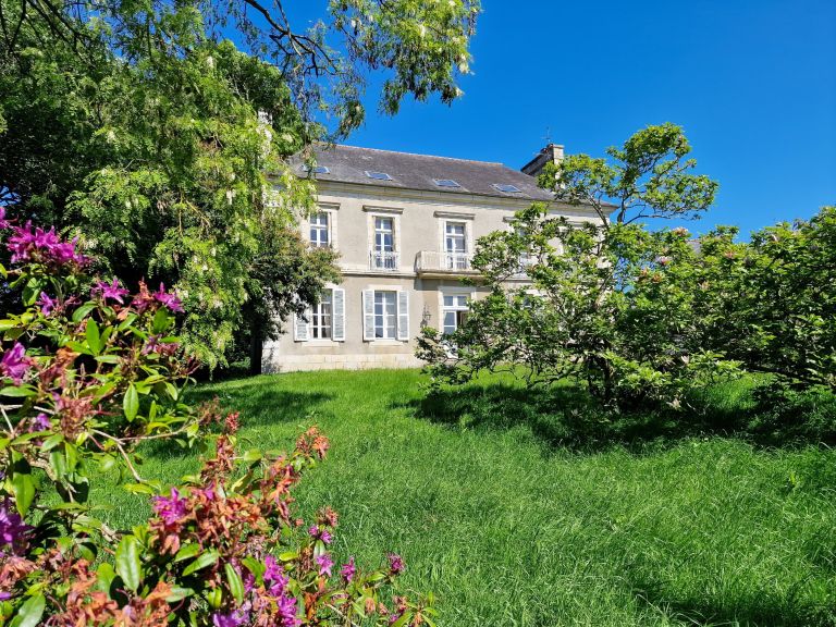 mansion 18 Rooms for sale on LANNION (22300)
