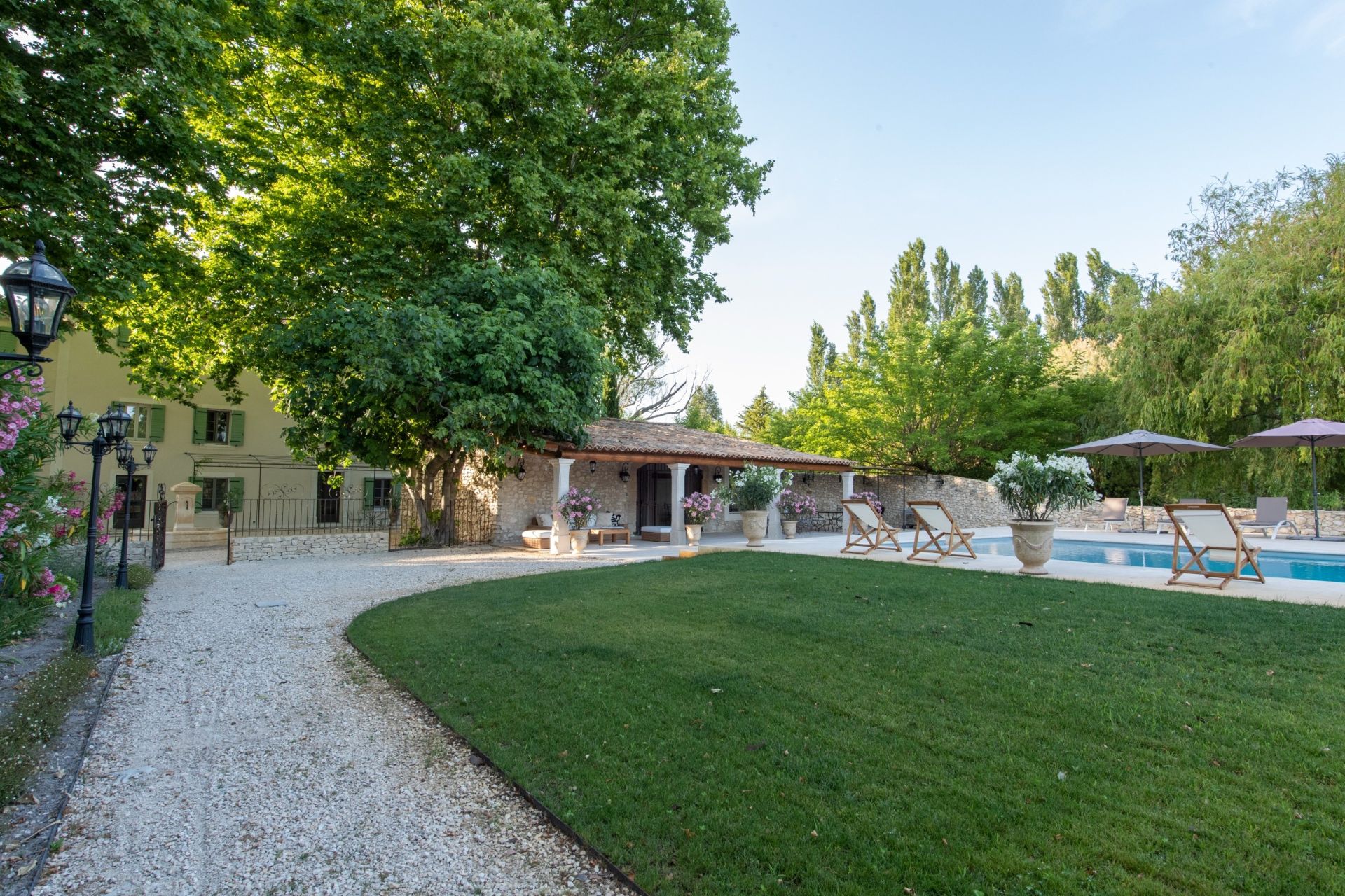 bastide 12 Pièces en location saisonnière sur L ISLE SUR LA SORGUE (84800)