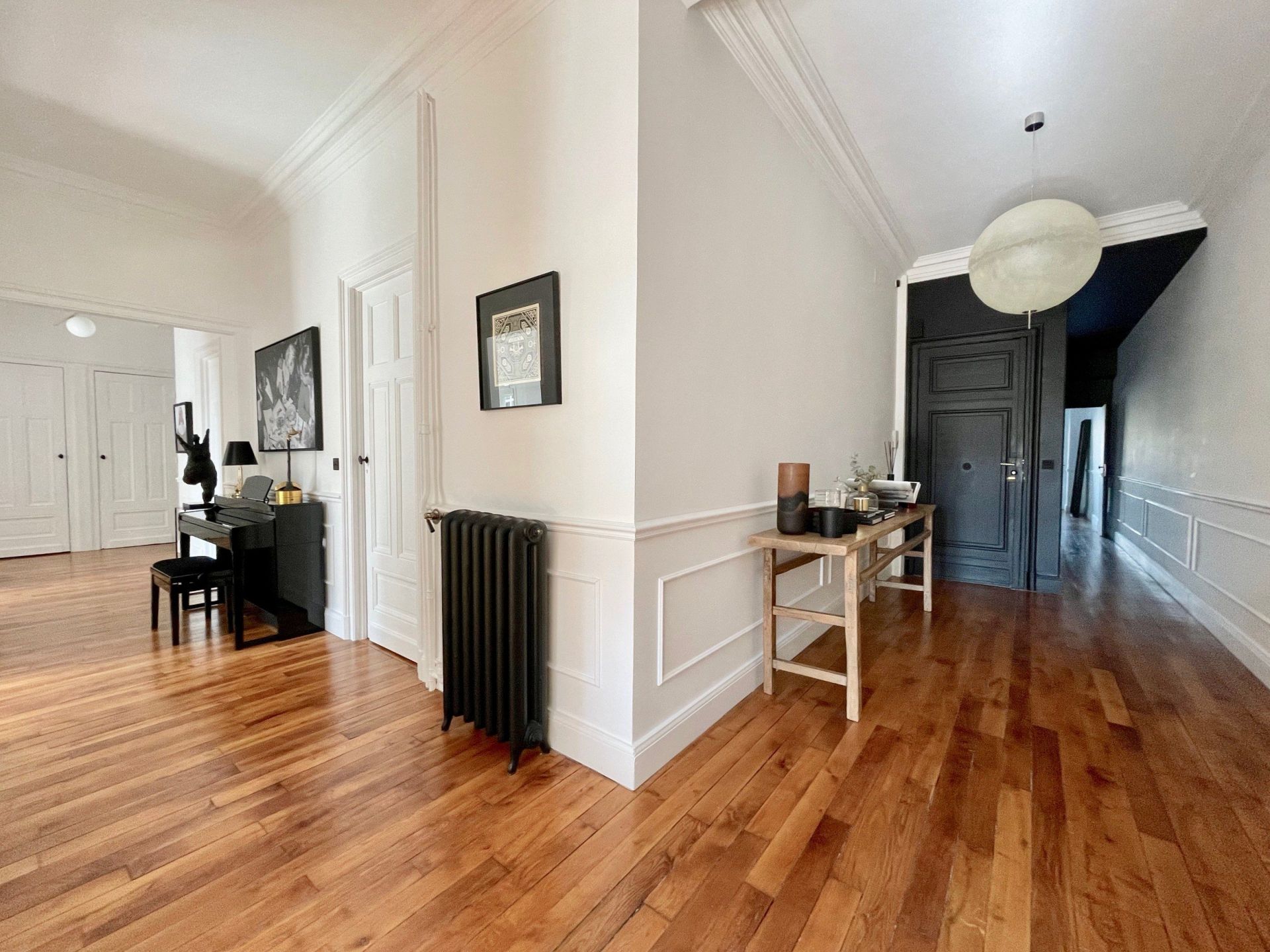 luxury apartment 6 Rooms for sale on LILLE (59000)