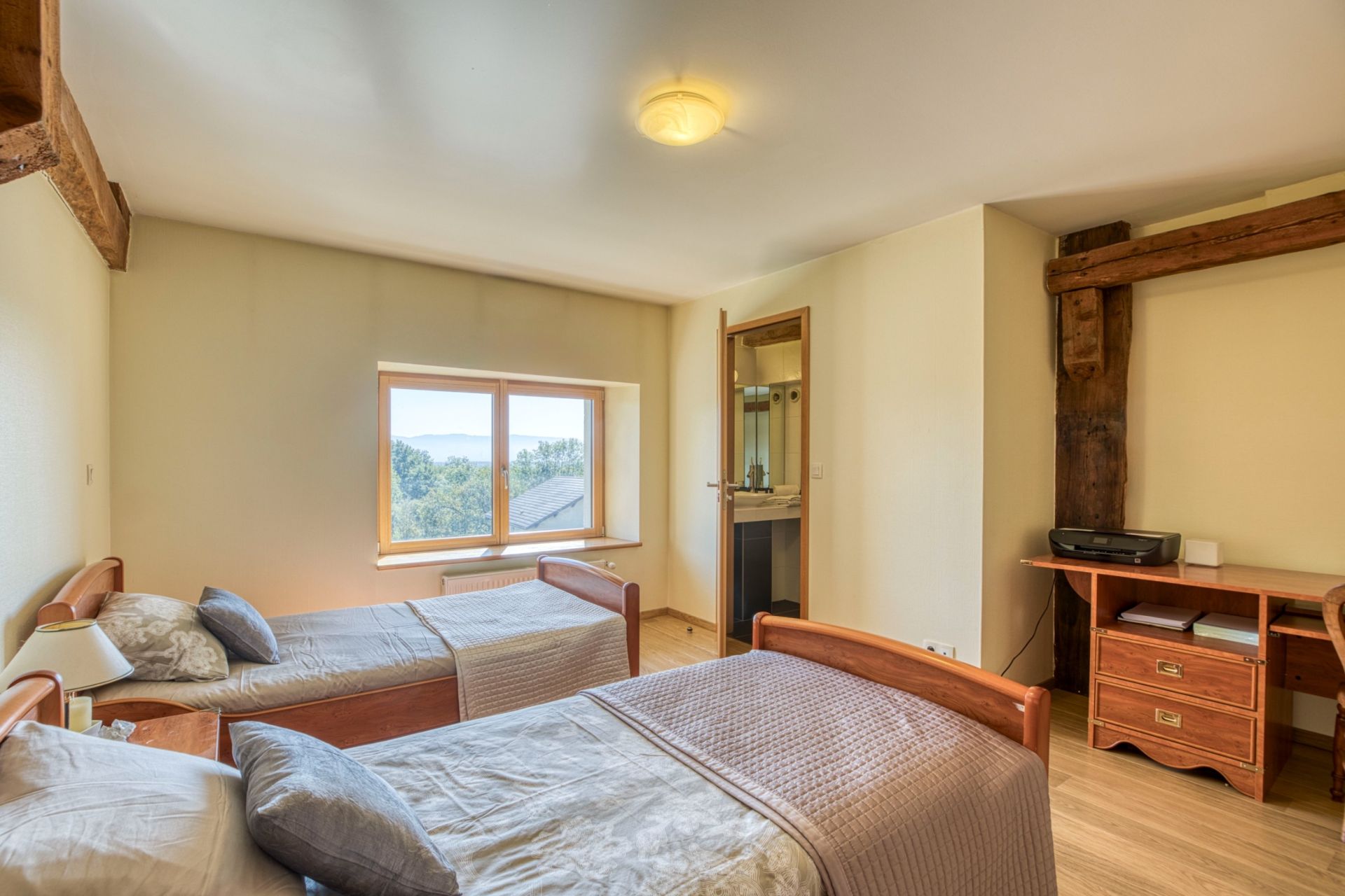 luxury house 11 Rooms for sale on CHEVRY (01170)