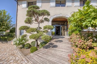 Sale Luxury house Chevry 11 Rooms 350 m²