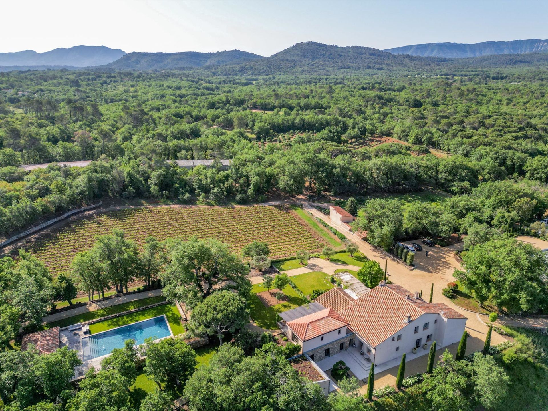 bastide 9 Pièces en location saisonnière sur ST MAXIMIN LA STE BAUME (83470)