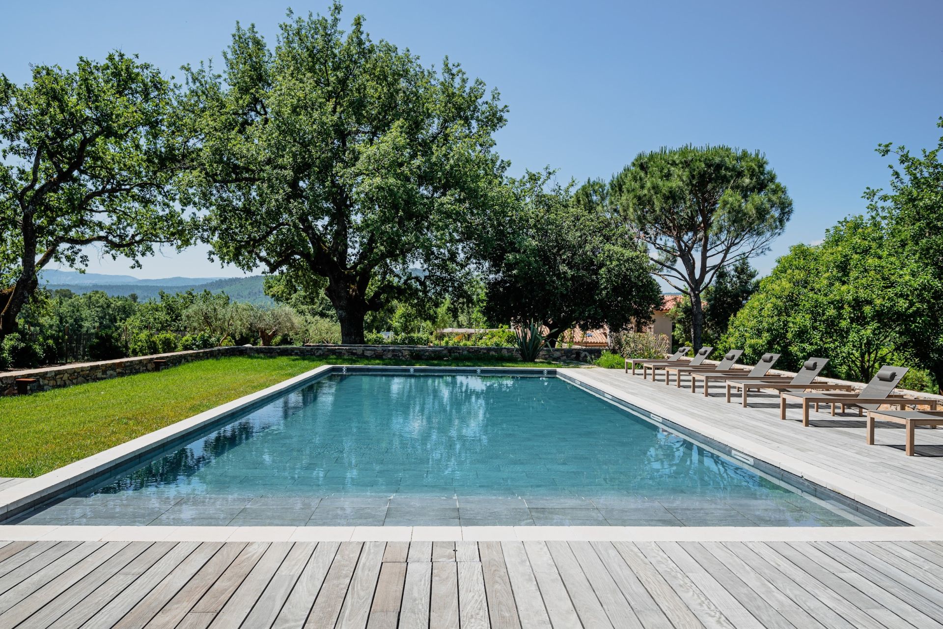 bastide 9 Pièces en location saisonnière sur ST MAXIMIN LA STE BAUME (83470)