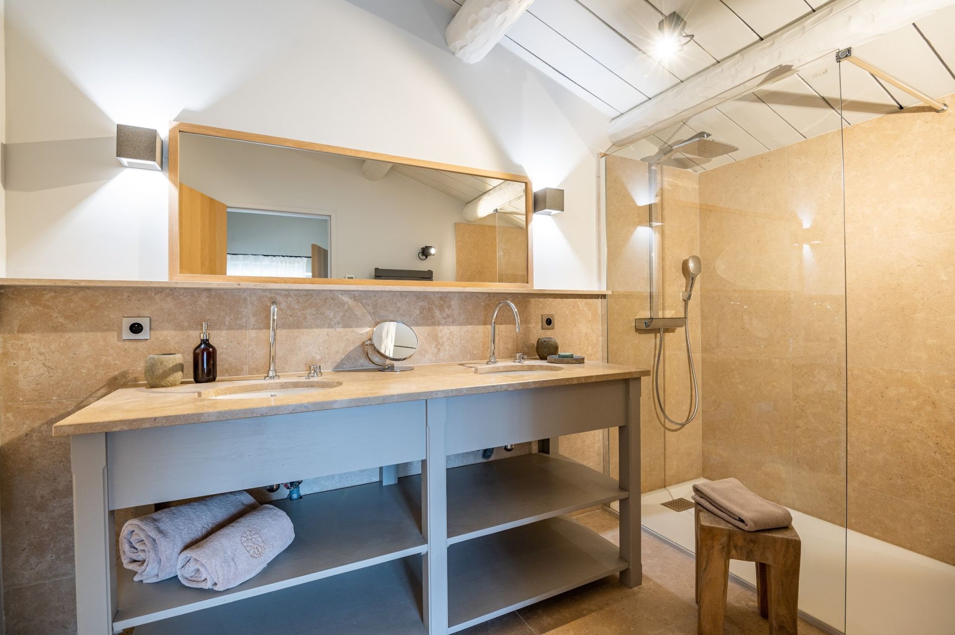 bastide 9 Pièces en location saisonnière sur ST MAXIMIN LA STE BAUME (83470)