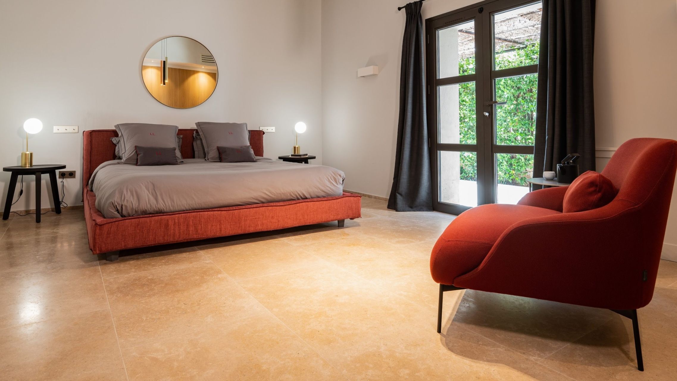 bastide 9 Pièces en location saisonnière sur ST MAXIMIN LA STE BAUME (83470)