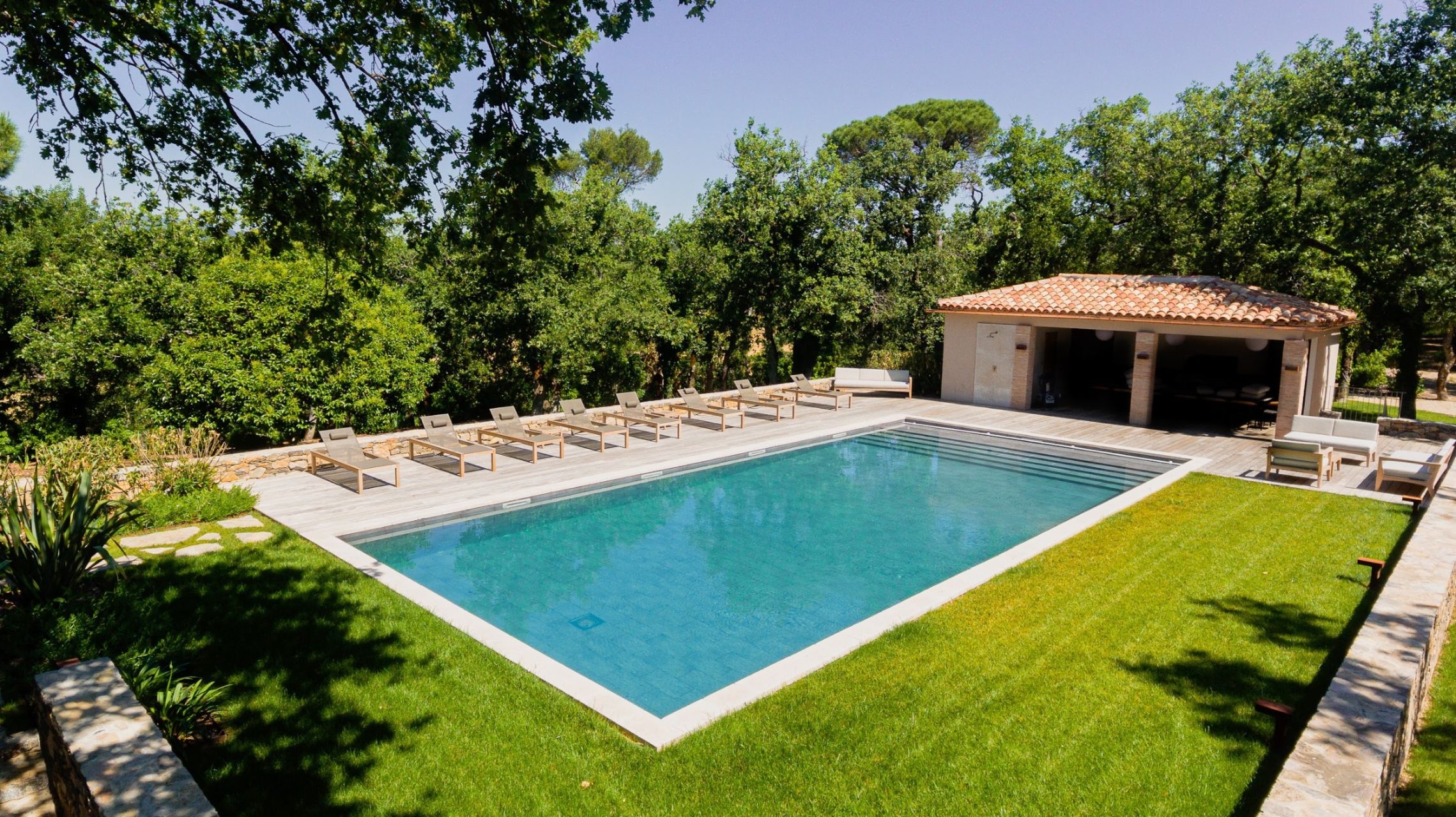 bastide 9 Pièces en location saisonnière sur ST MAXIMIN LA STE BAUME (83470)