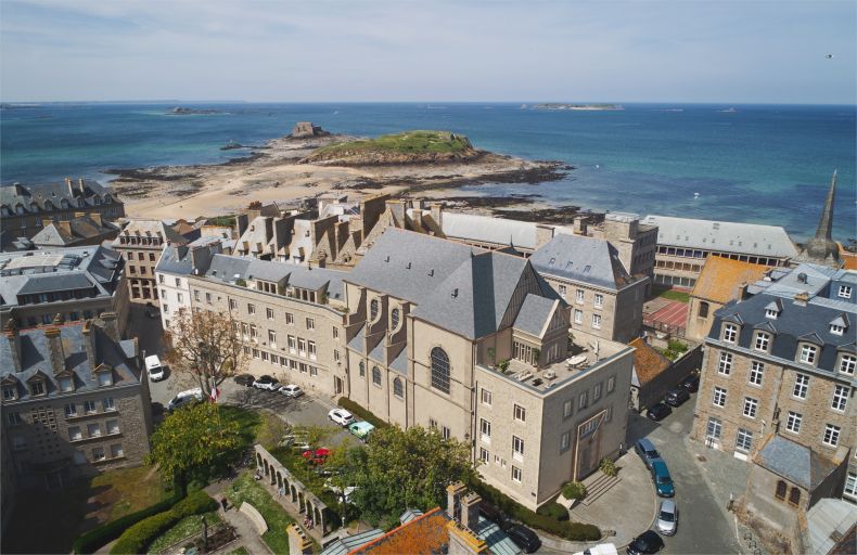 luxury apartment 3 Rooms for sale on ST MALO (35400)