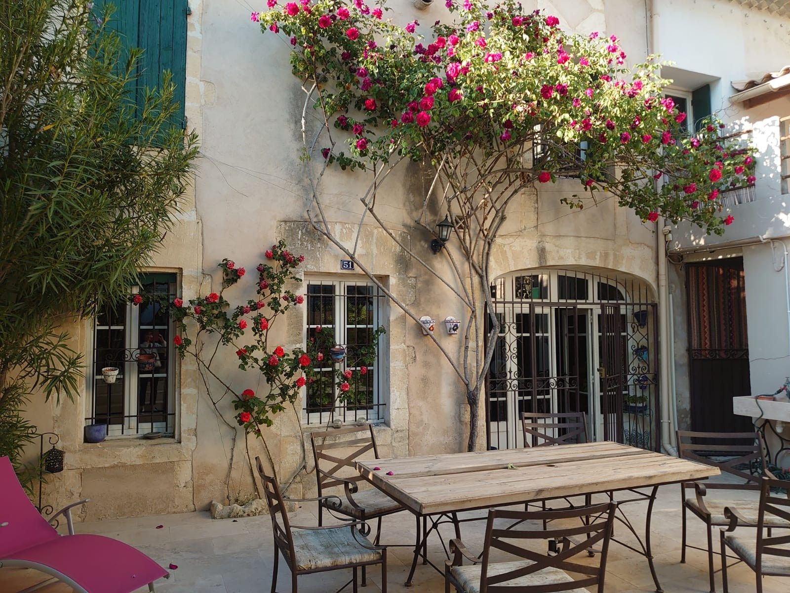 luxury house 6 Rooms for sale on ST REMY DE PROVENCE (13210)