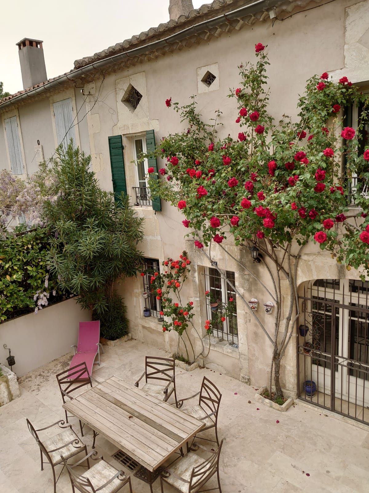 luxury house 6 Rooms for sale on ST REMY DE PROVENCE (13210)