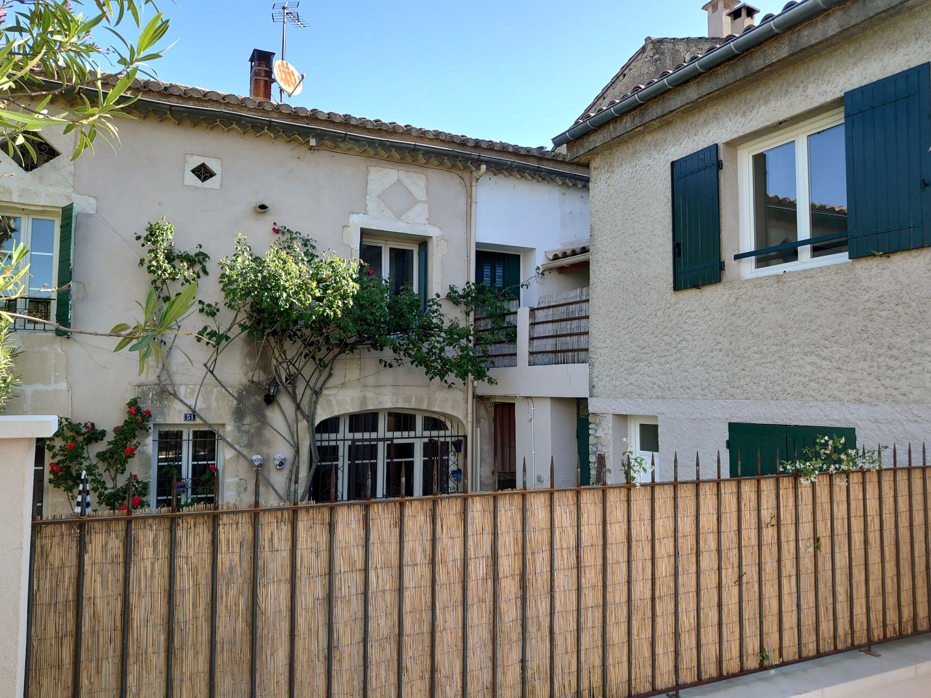 luxury house 6 Rooms for sale on ST REMY DE PROVENCE (13210)