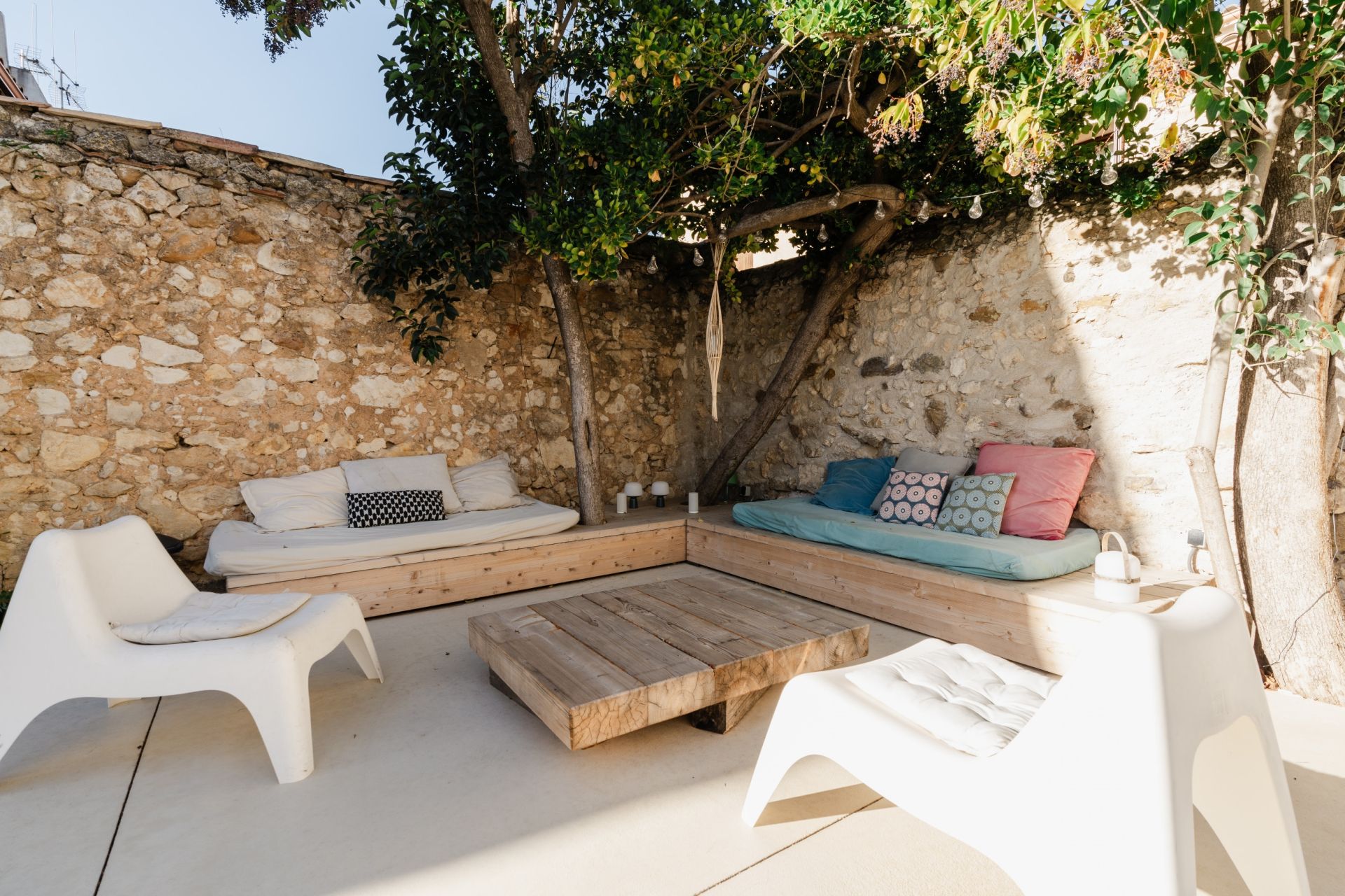 luxury house 11 Rooms for sale on NARBONNE (11100)