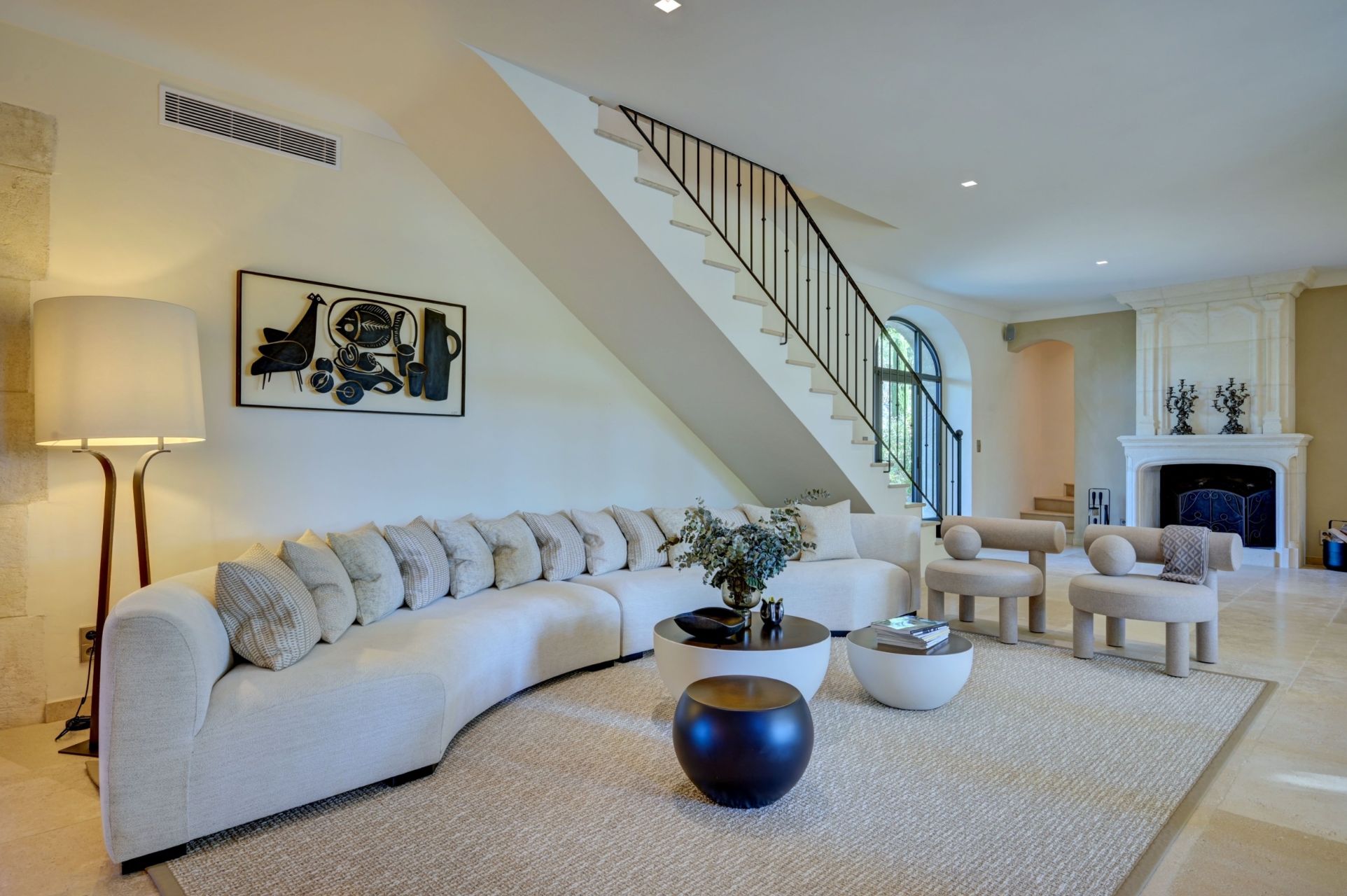 luxury house 9 Rooms for seasonal rent on EYGALIERES (13810)