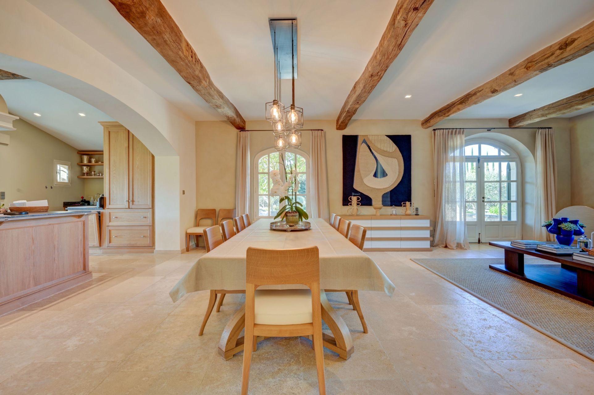 luxury house 9 Rooms for seasonal rent on EYGALIERES (13810)