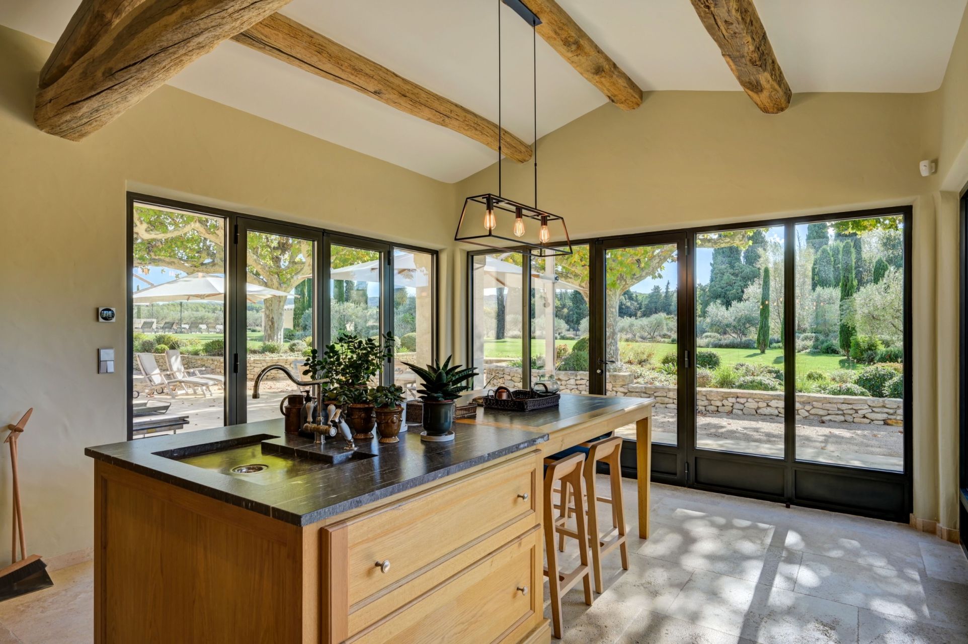 maison de luxe 9 Pièces en location saisonnière sur EYGALIERES (13810)