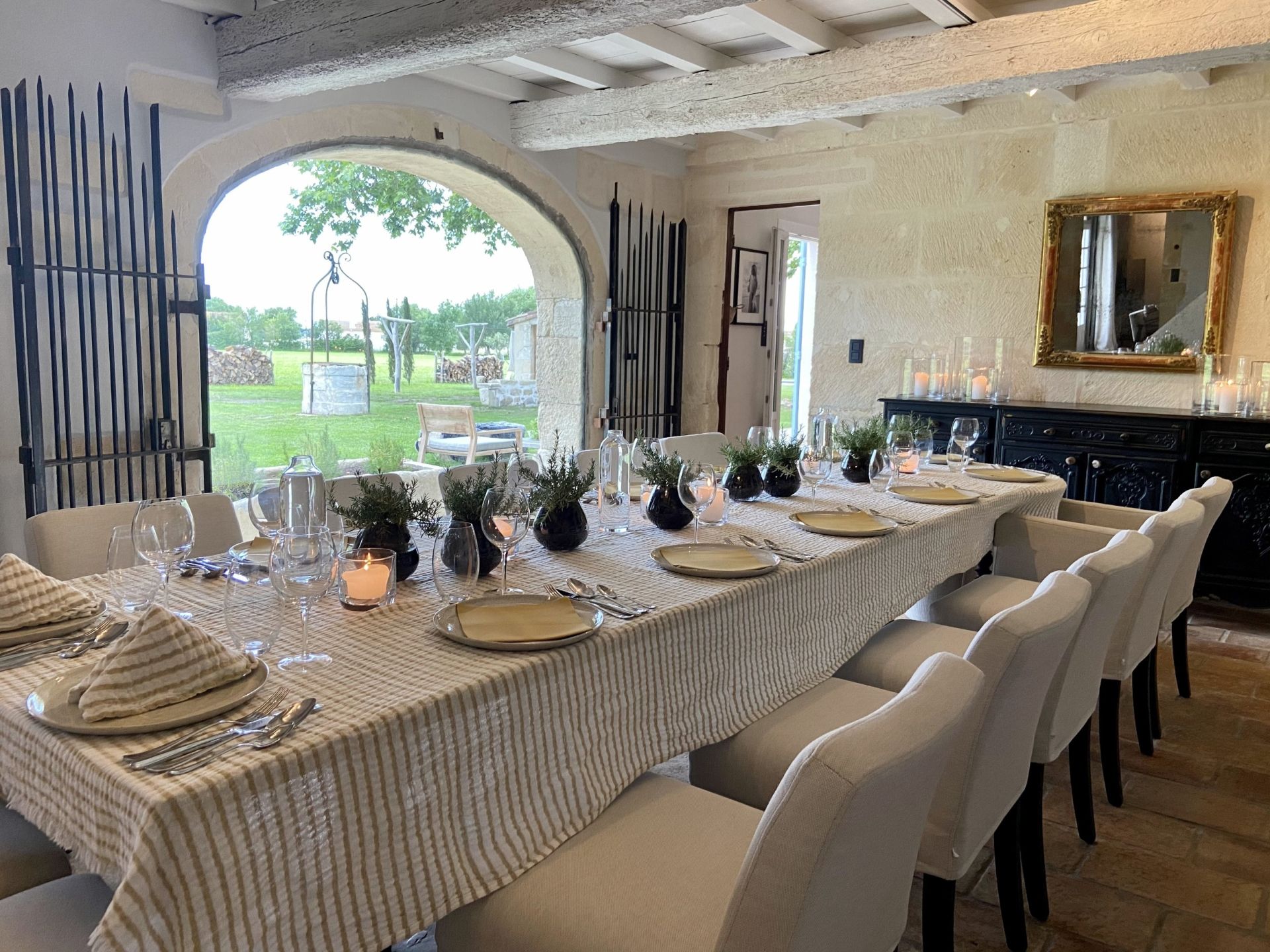 mas 10 Rooms for seasonal rent on ARLES (13200)