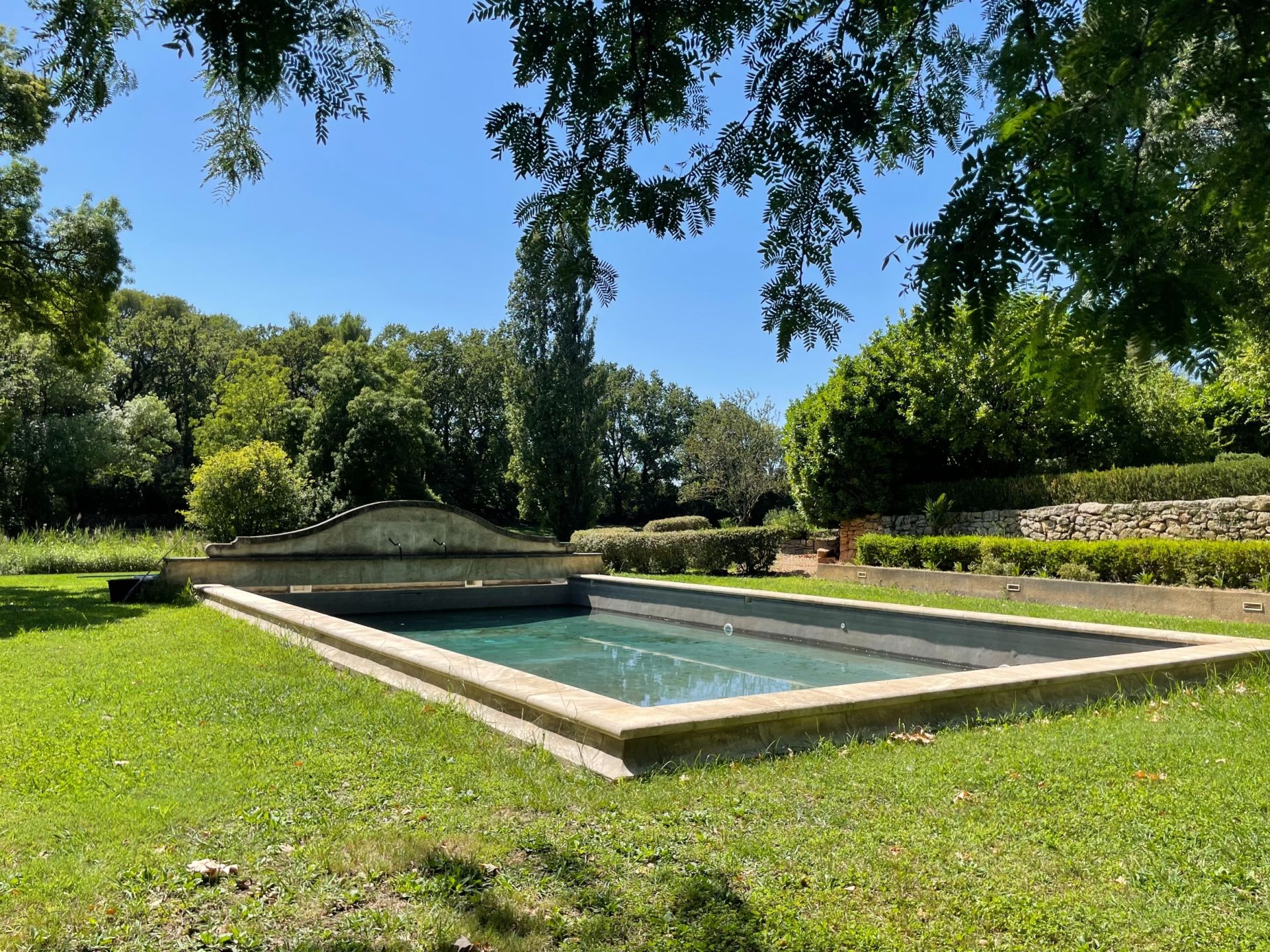 bastide 6 Pièces en location saisonnière sur GRANS (13450)