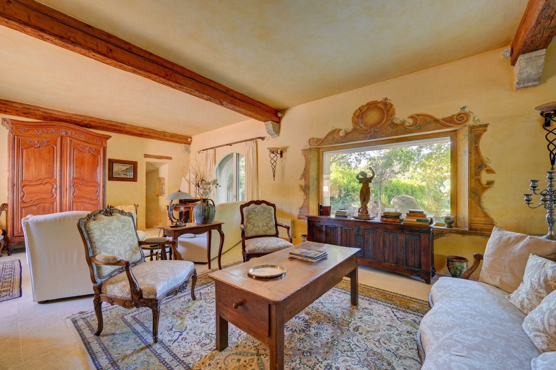 bastide 6 Pièces en location saisonnière sur GRANS (13450)