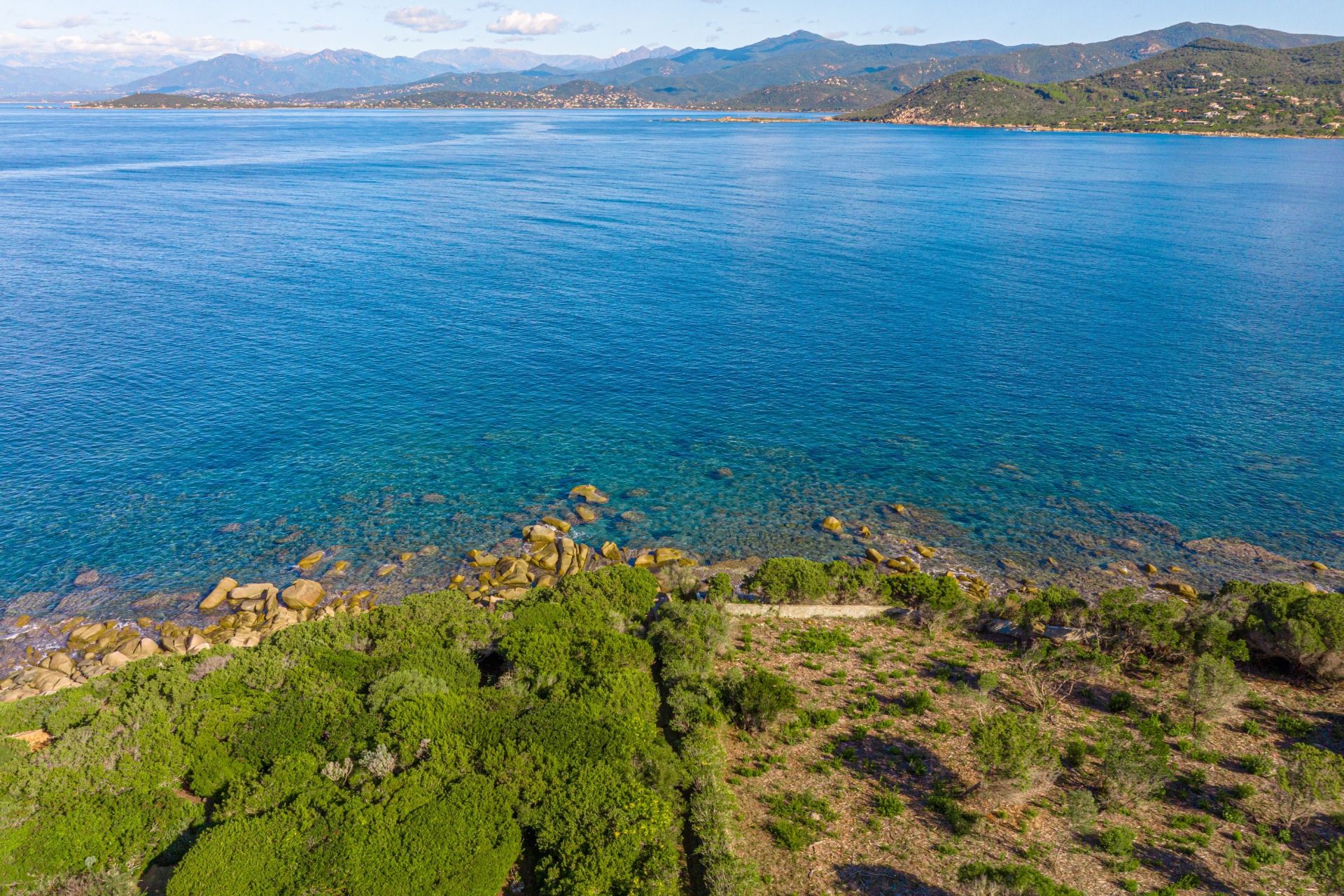 luxury villa 8 Rooms for sale on COTI CHIAVARI (20138)