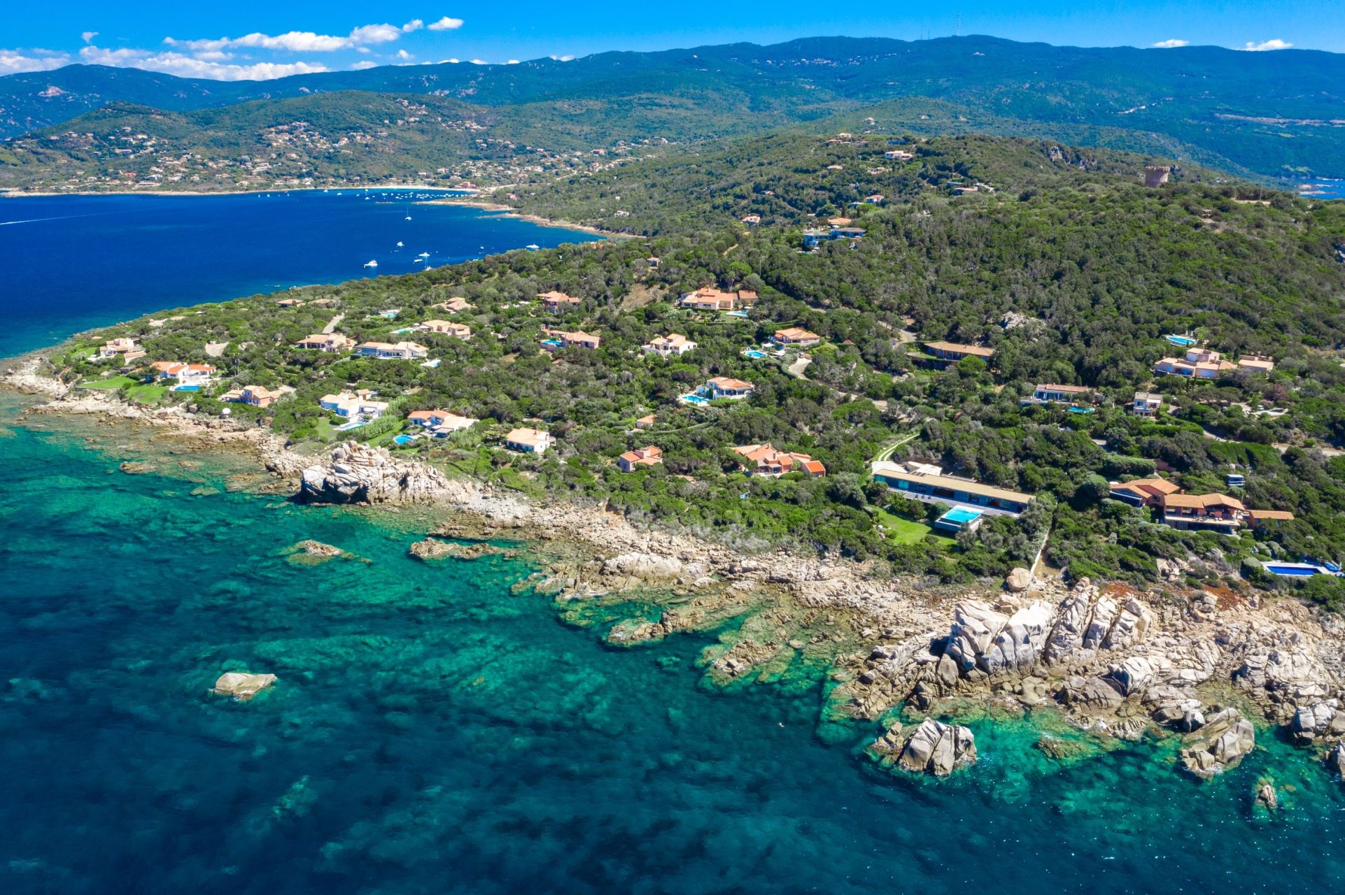 luxury villa 8 Rooms for sale on COTI CHIAVARI (20138)